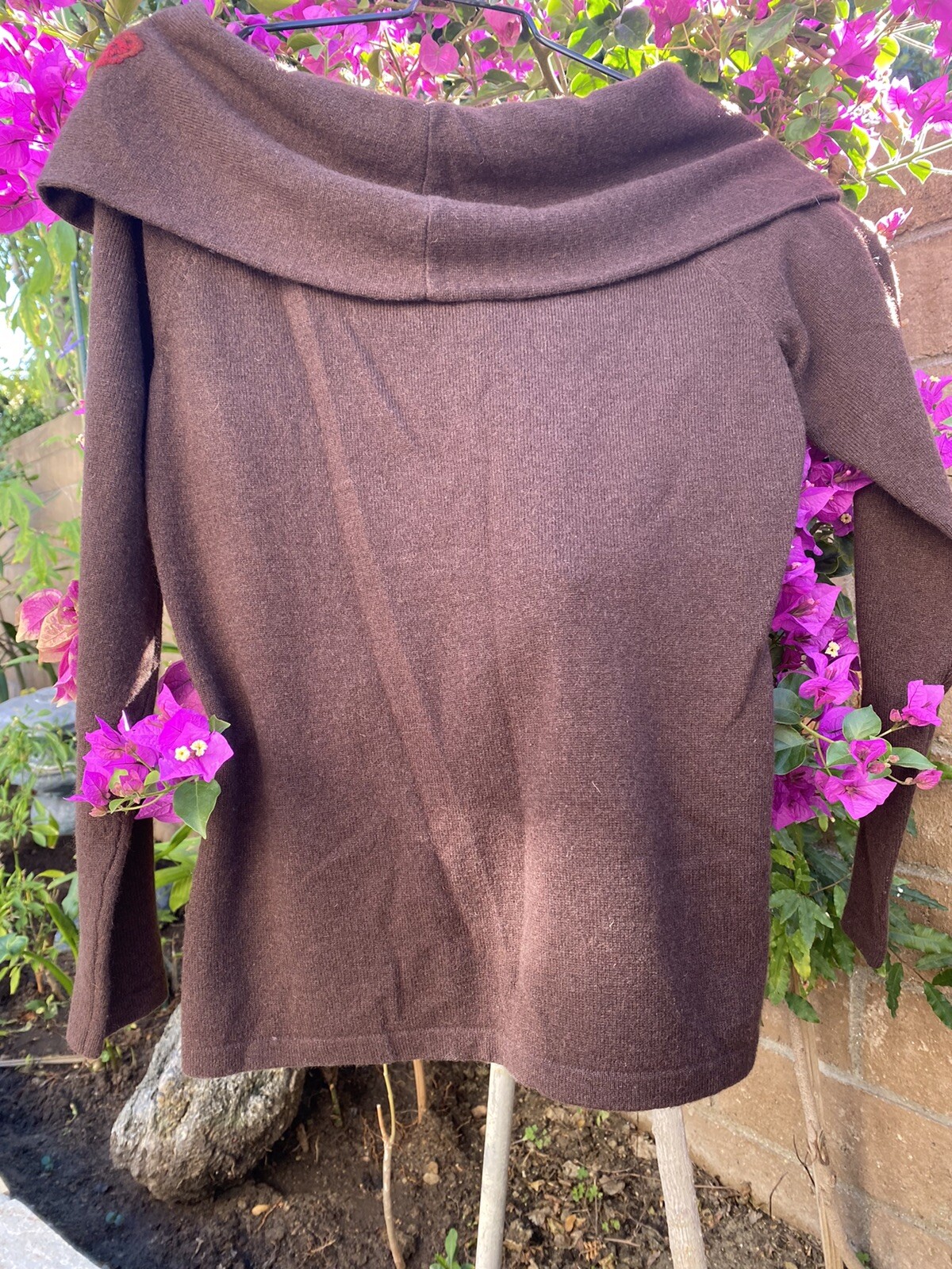 CaShMeRe Off SHouLdEr BrOwN FLoRaL EmBroiDeReD Top