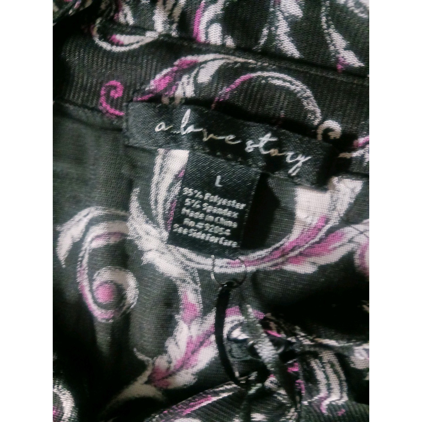 A Love Story Womens Flowers Blouse .size Large .made As Polyster SpandexRN#92054