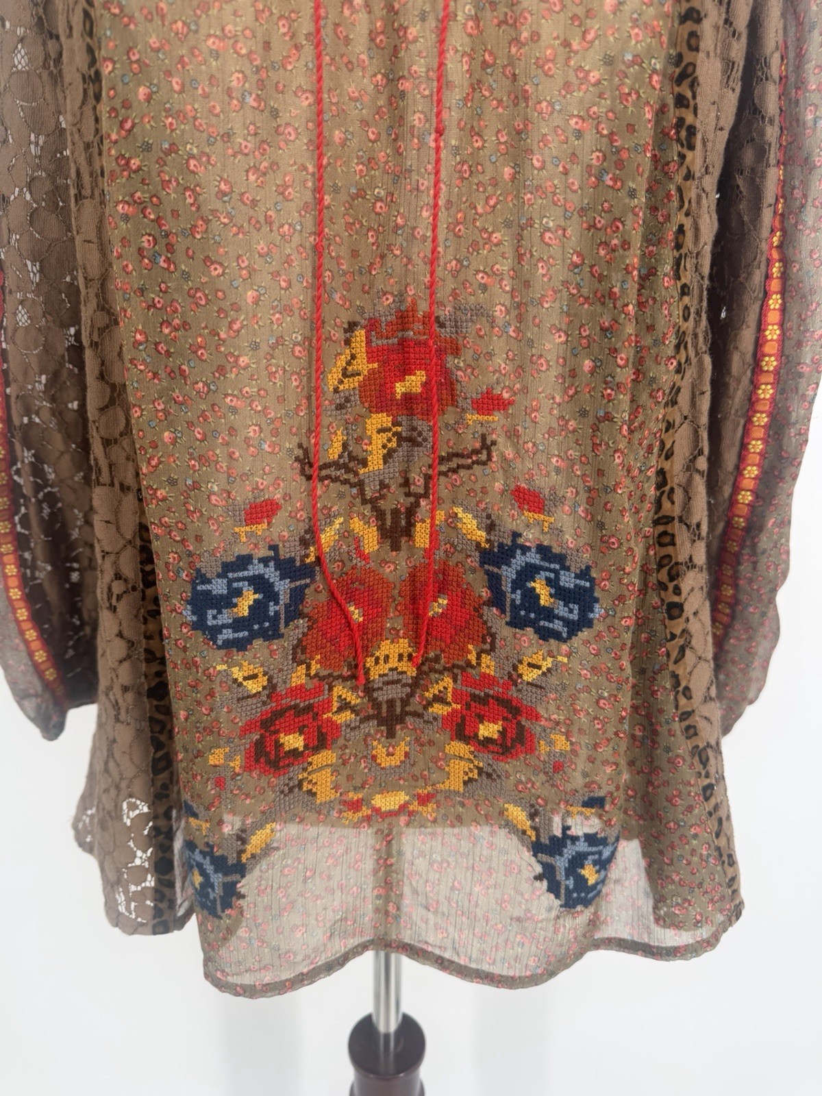 IVY JANE Cross Stitch Embroidered Patchwork Floral Lace Sheer Top Women M Brown