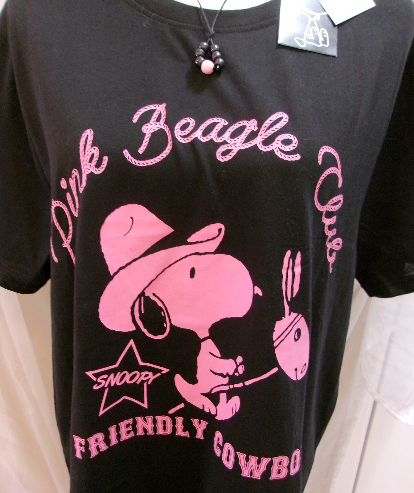 T-Shirt Women’s Snoopy Large Cowboy Graphic Light Weight Black Pink Necklace NEW