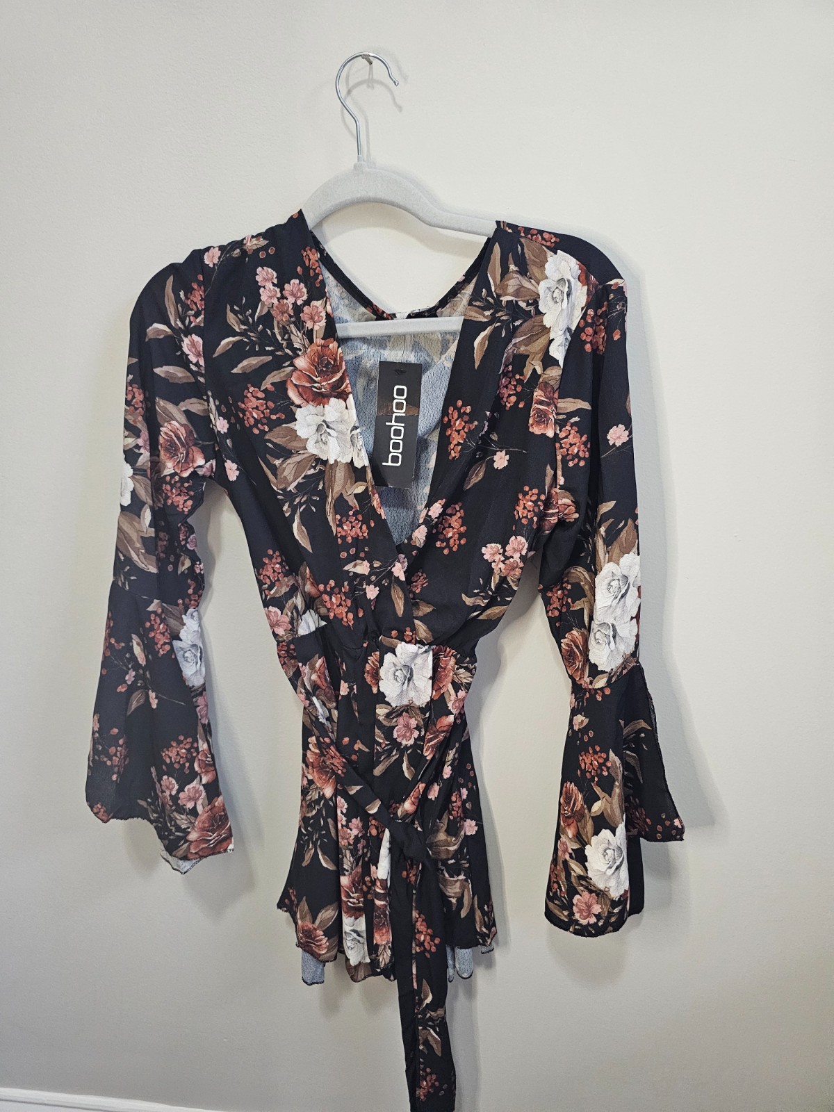 Boohoo Womens M Floral Wrap Top Black Bell Sleeve Tie Waist Romper NWT V-Neck