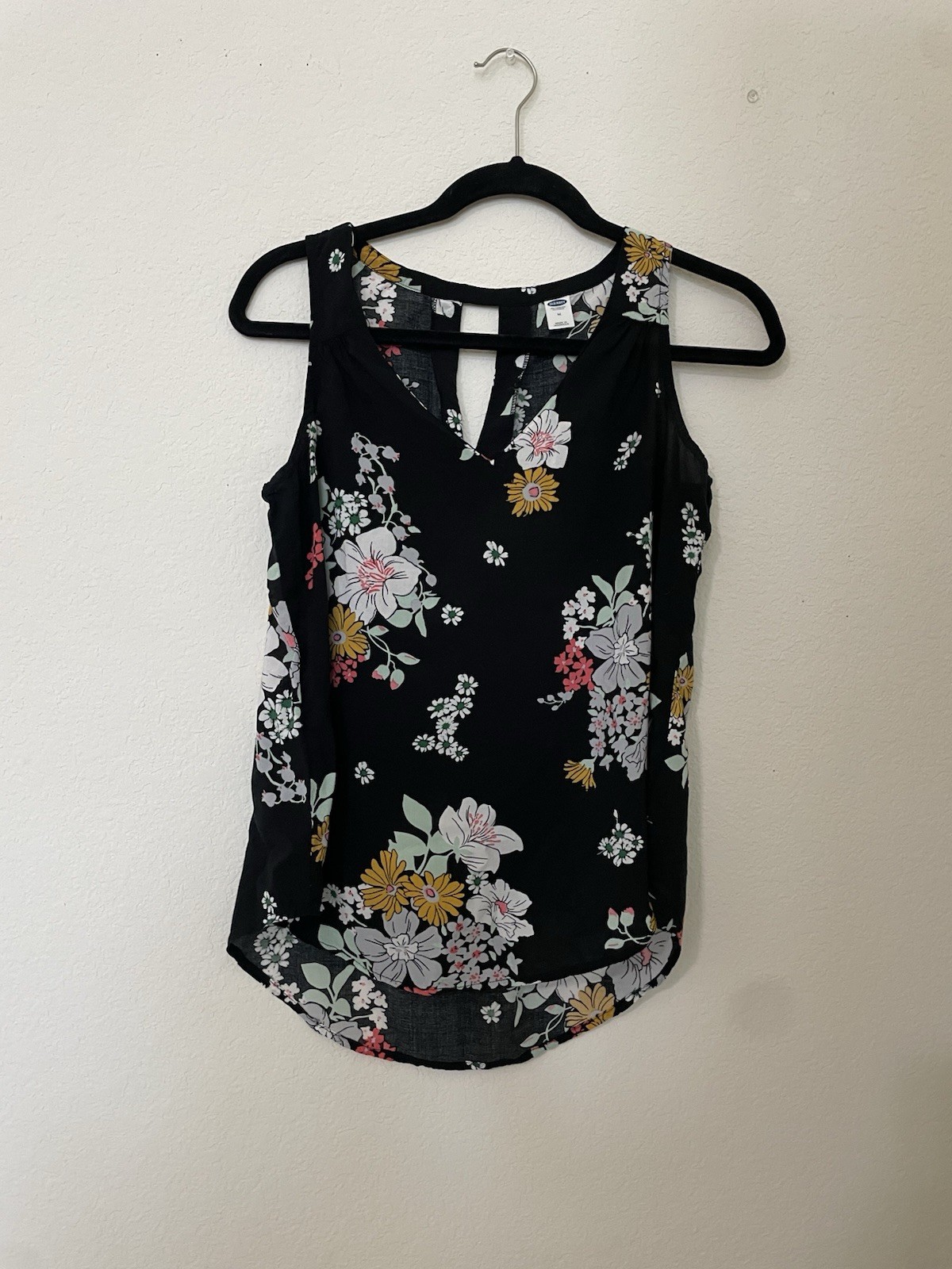 Old Navy Black Floral Sleeveless Camisole Tank Top Keyhole Back Size M Good Cond