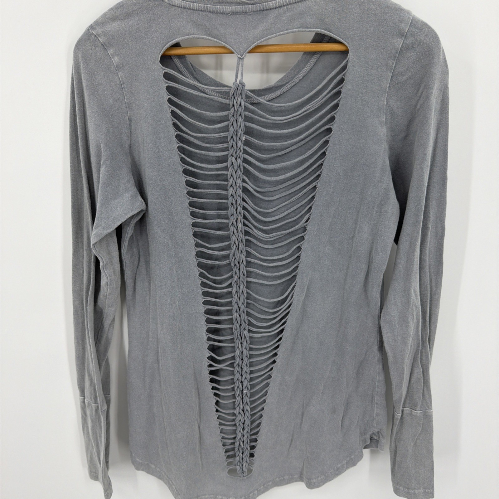 Affliction Hail Mary Long Sleeve Sz M Gray Beaded Cross Braid Cris-cross Bacl