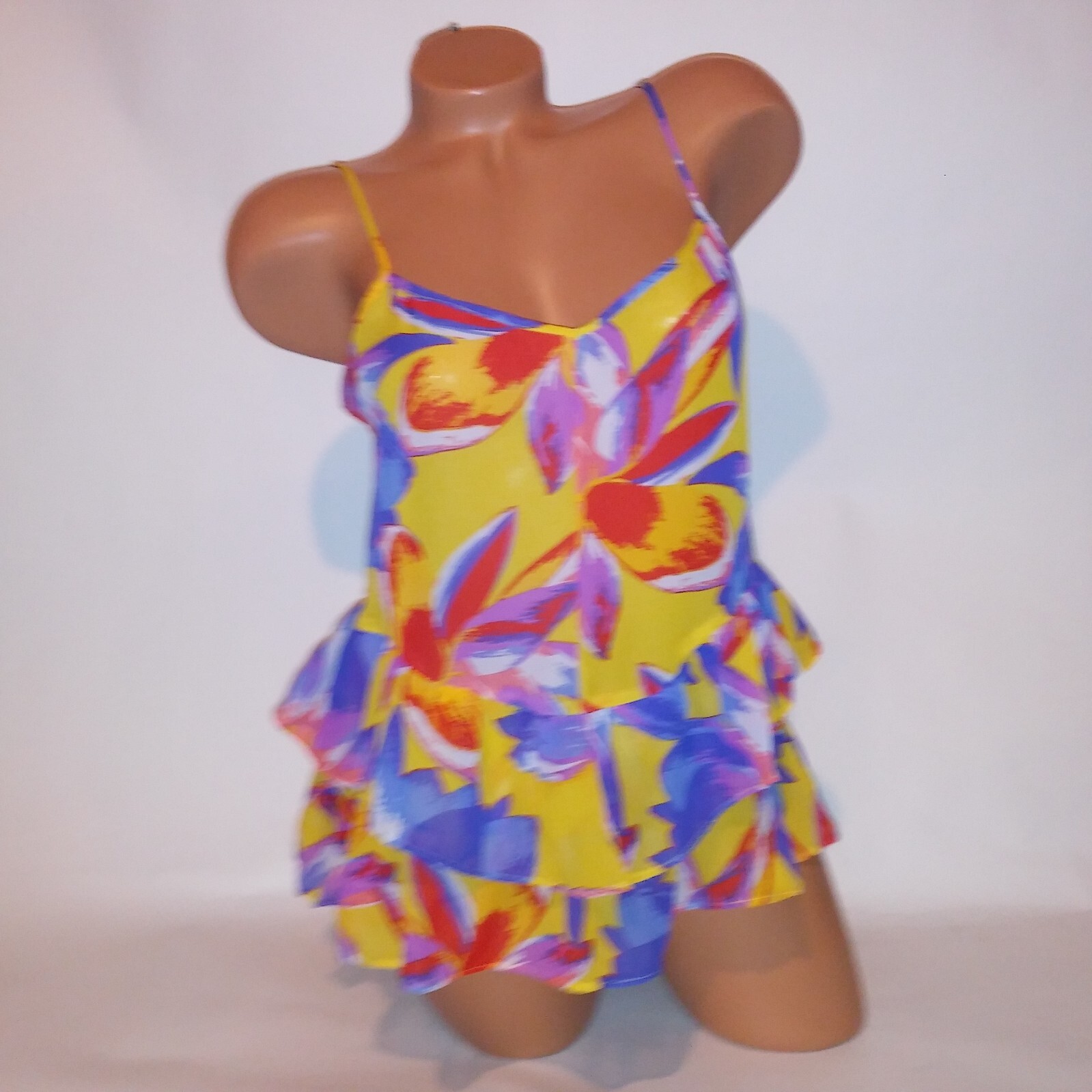 Sofia Vergara Tank Top Womens Medium Yellow Blue Red Abstract Ruffle Chiffon new