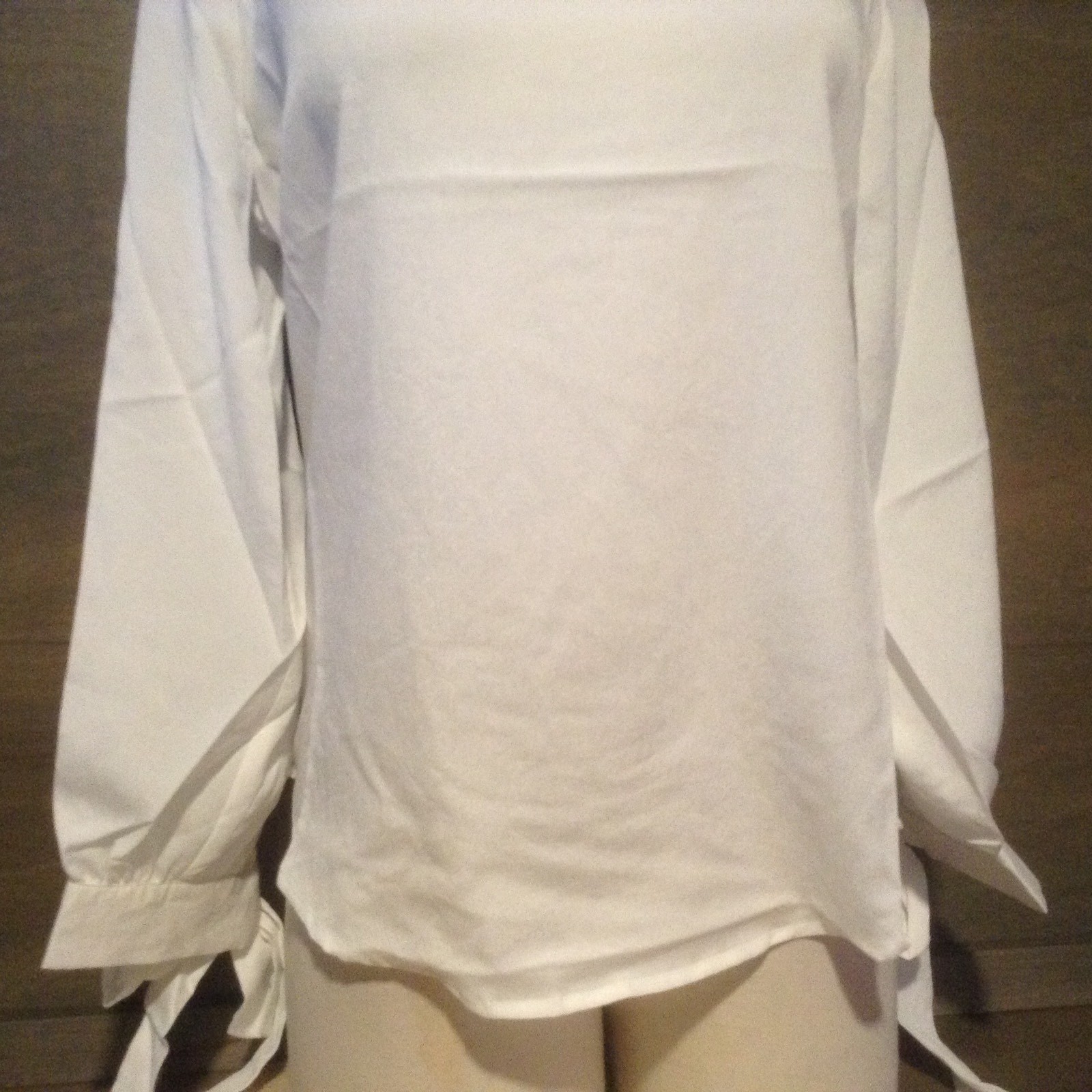 Naked Zebra Womens WHITE BLOUSE SIZE S OR M LONG OPEN BOW SLEEVES NWT