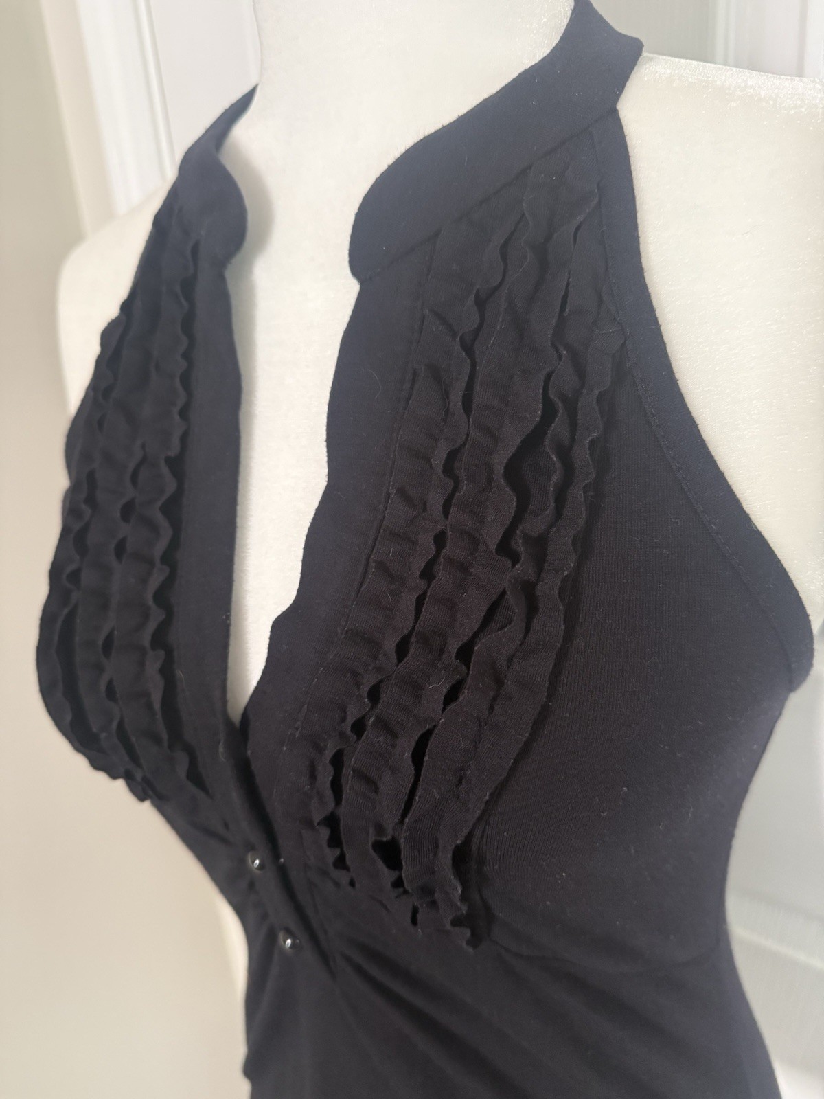 Three Pink Hearts Black Halter V-Neck Ruffle Button Tank Top – Women’s Sz S