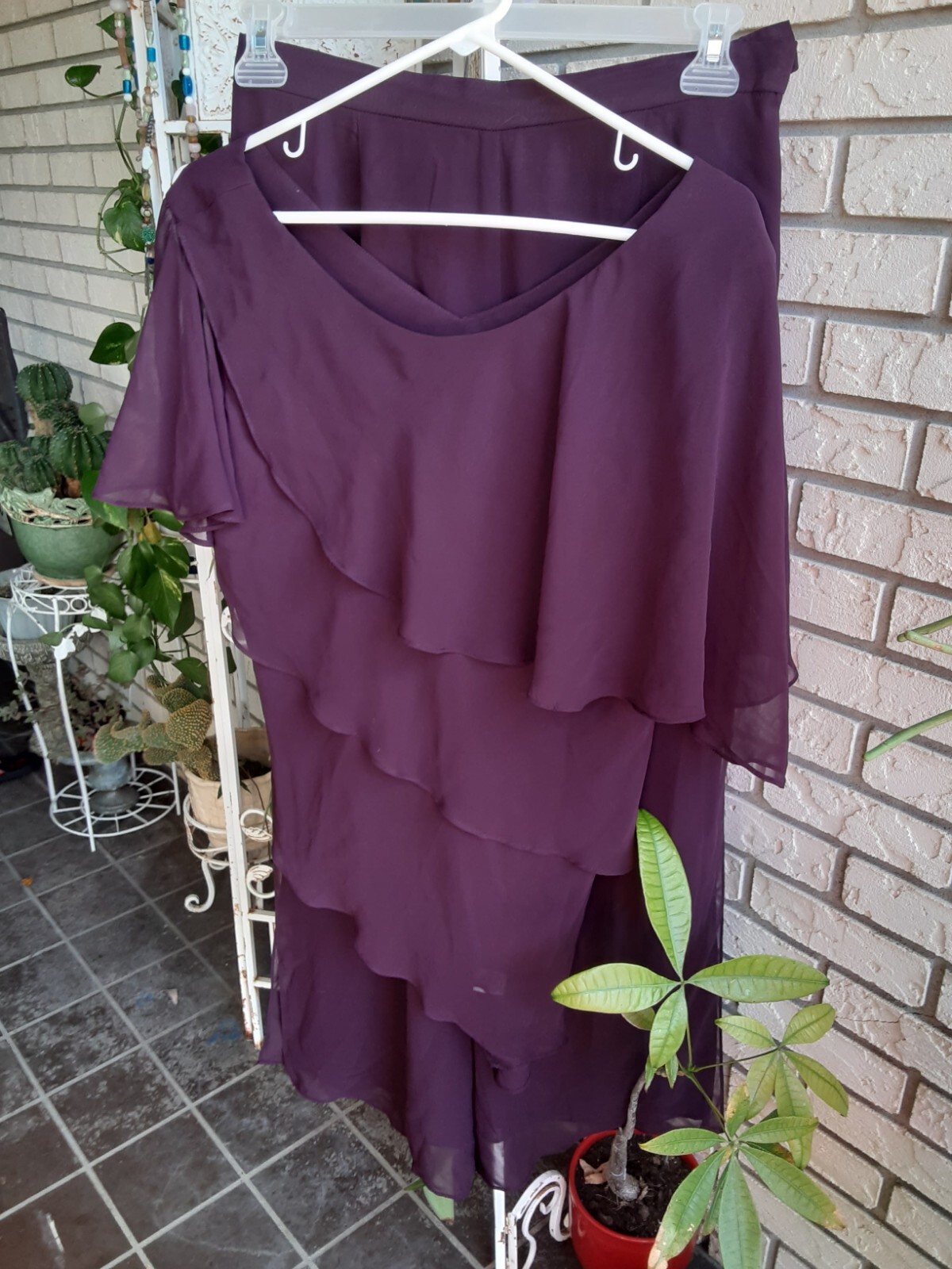 COLDWATER CREEK Womens Size 12P Purple Short Sleeve Ruffled blouse & Pants Set