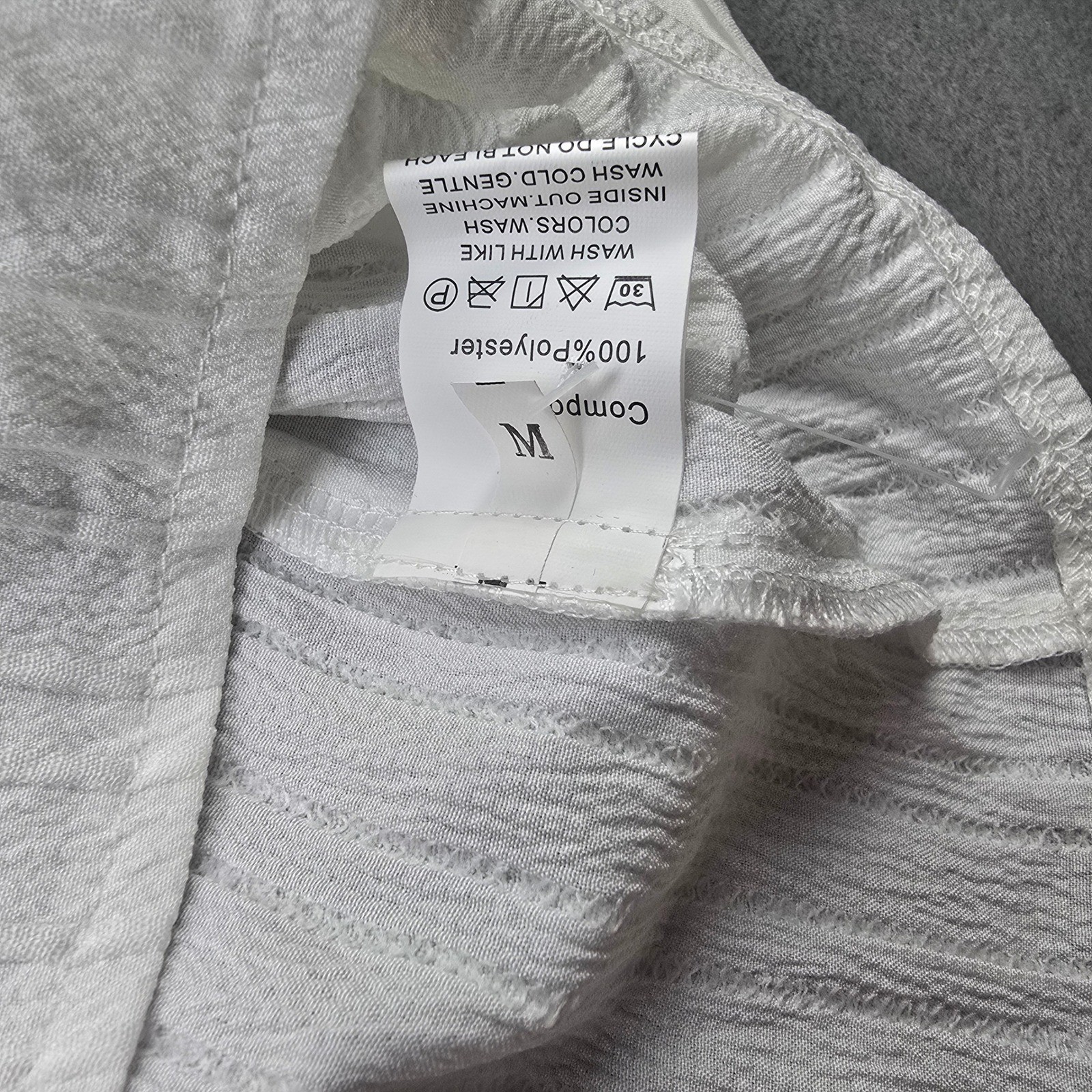 White Mock Neck Textured Long Sleeve Blouse Balloon Sleeve Top Medium thin