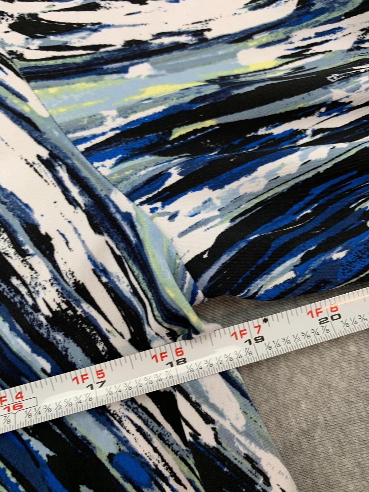 Peck & Peck Top Womens Petite Large Blue Abstract Print 3/4 Sleeve Split Neck