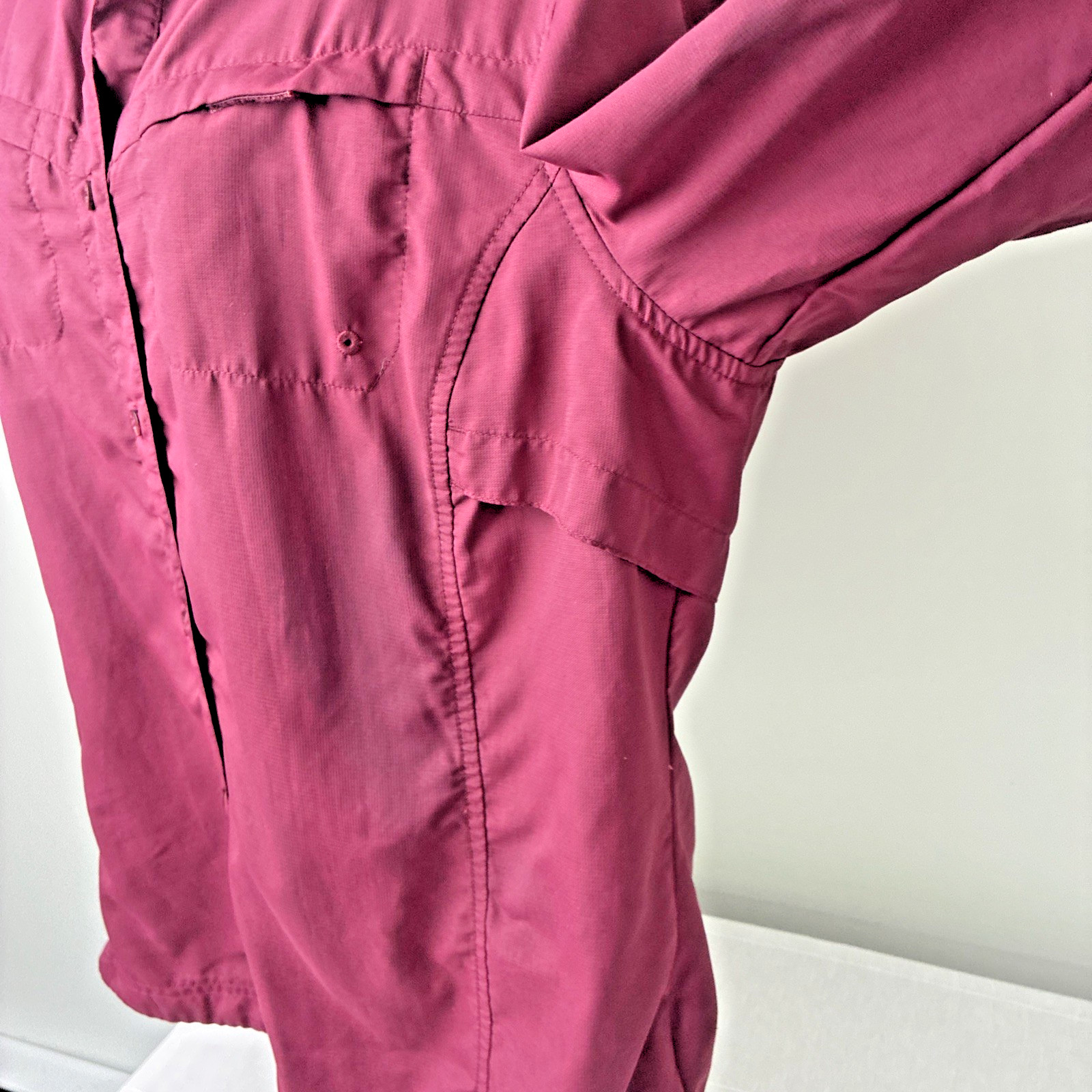 Columbia Titanium Women’s Button Up Shirt Maroon Long Sleeve Outdoor Hiking Vent