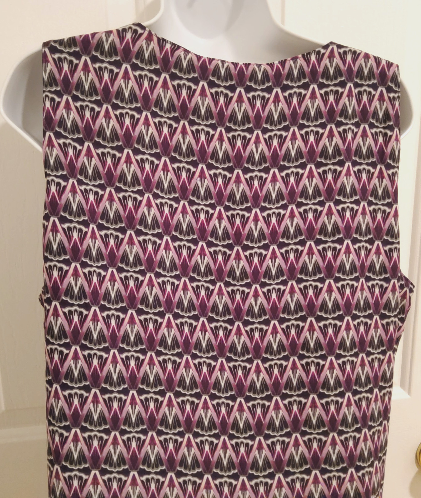 WHITE HOUSE BLACK MARKET CHEVRON REVERSIBLE TANK/TOP-LARGE-PURPLE/DARK BLUE-*NEW