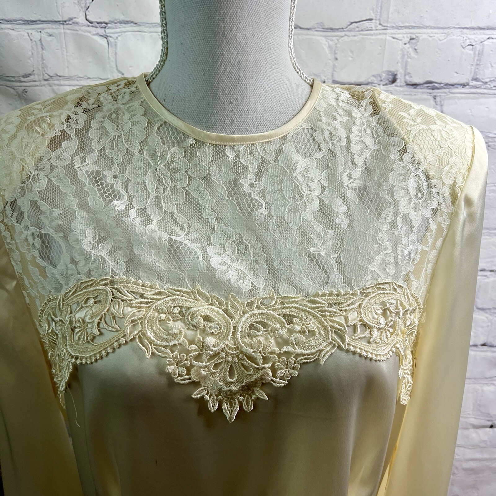 NILANI Vintage Satin & Lace Blouse Top 12 NWT