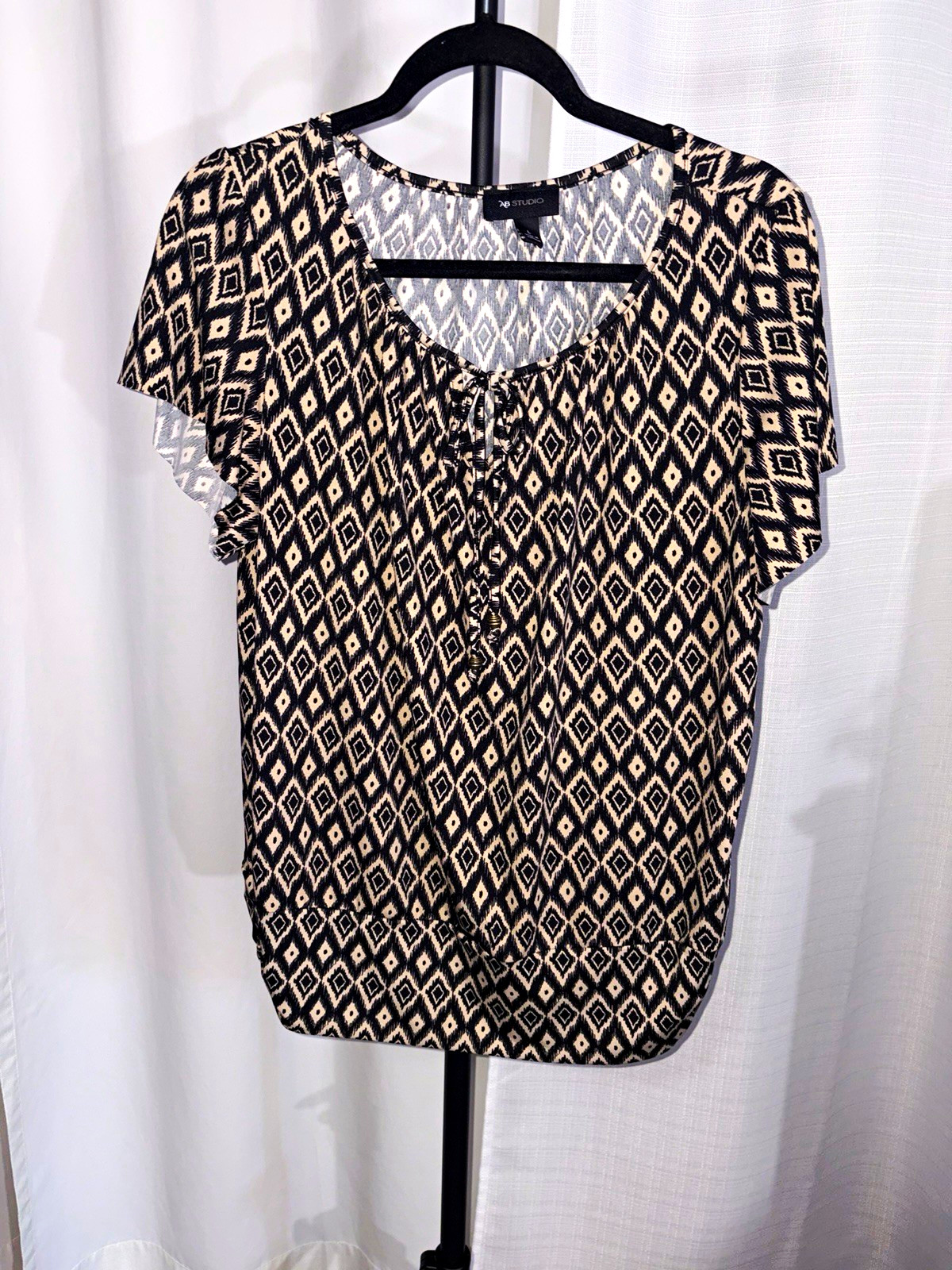 AB Studio Black Beige Geometric Round Keyhole Tie Neck Blouse L #0045