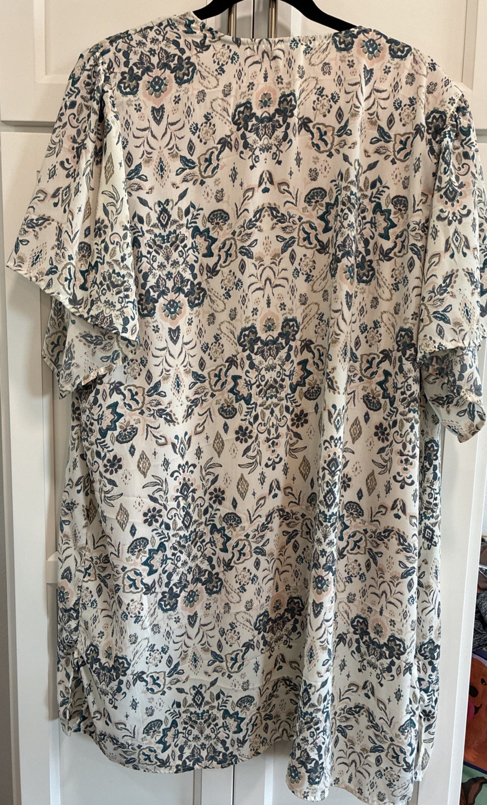 Maurice’s Multicolor Floral Kimono Short Flutter Sleeves & Textured Neck Top XXL
