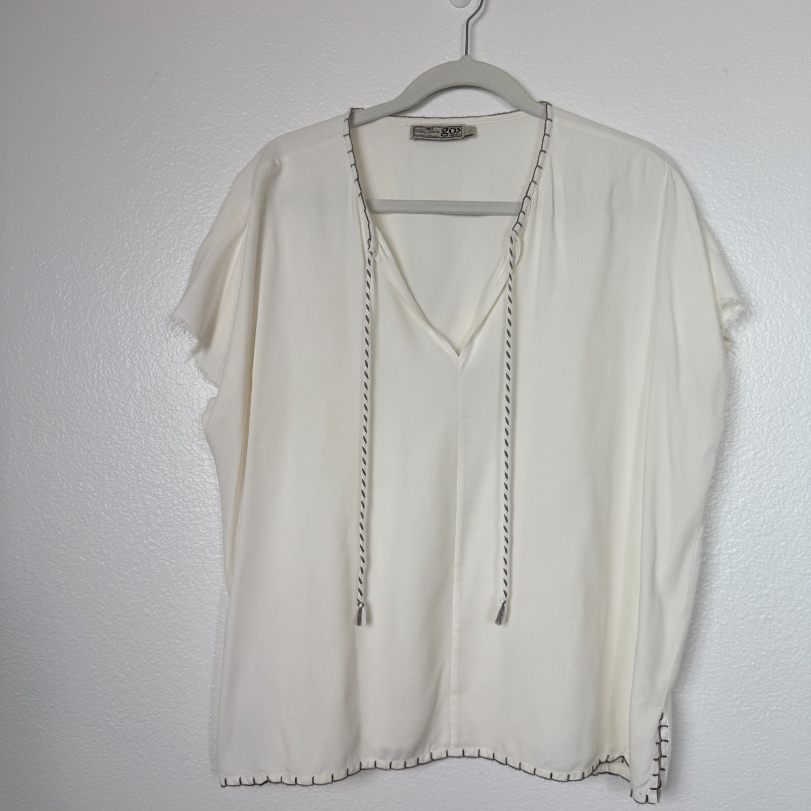 Go Silk Washable Silk Blouse Women’s Size Large White Cream Vneck Open Neck