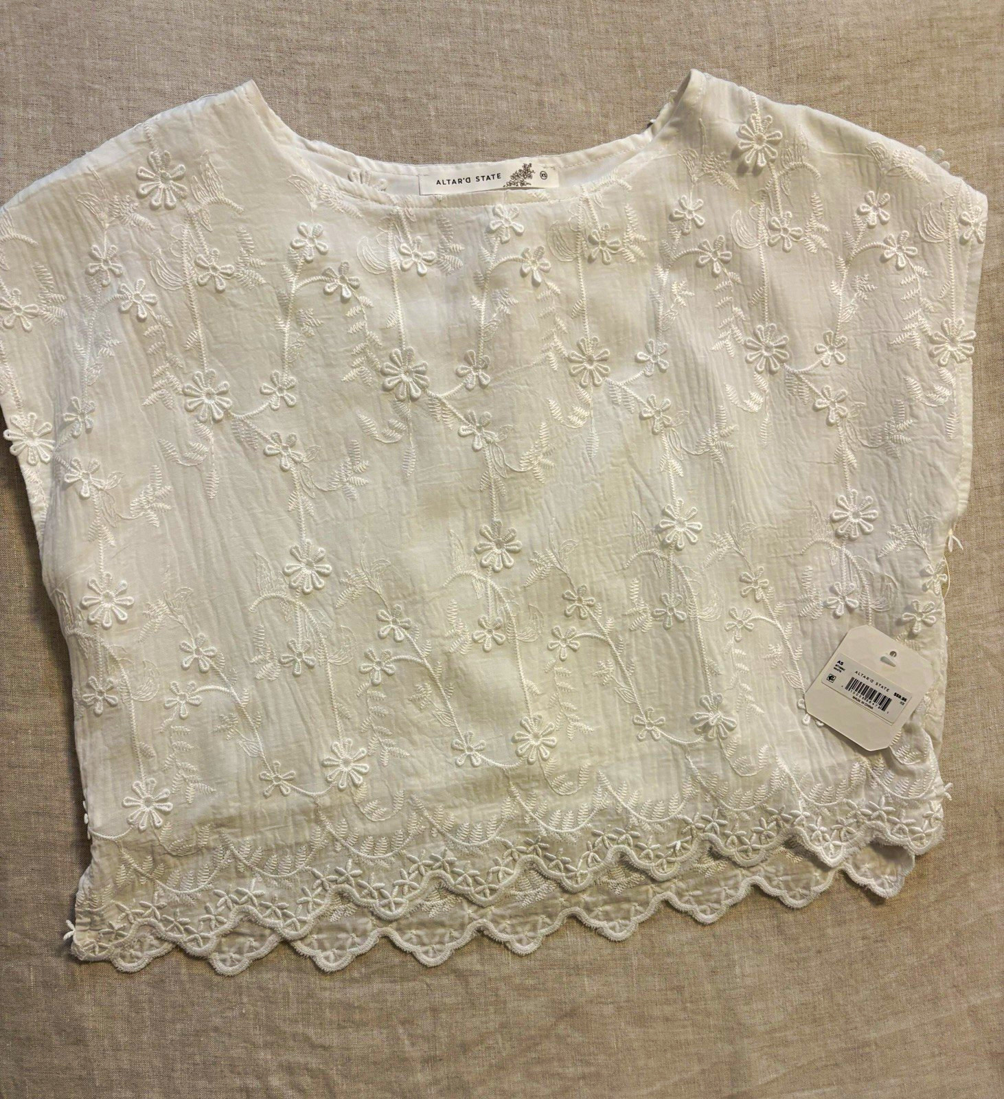 NWT Altar’d State White Floral Embroidered Scalloped Top