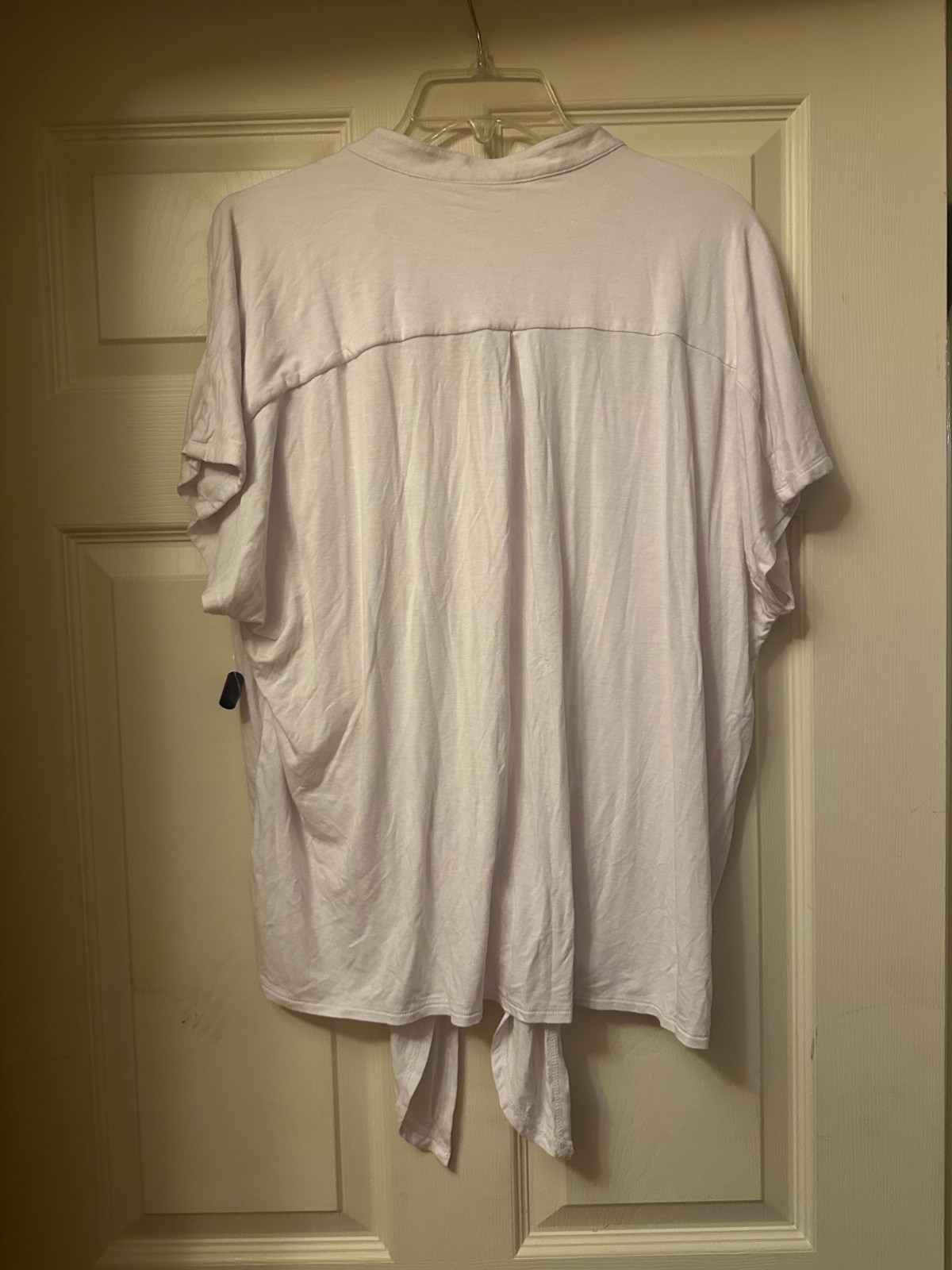 Nygård || Button Down White Tie Front Blouse || Size XL || 95% Rayon, 5% Spandex