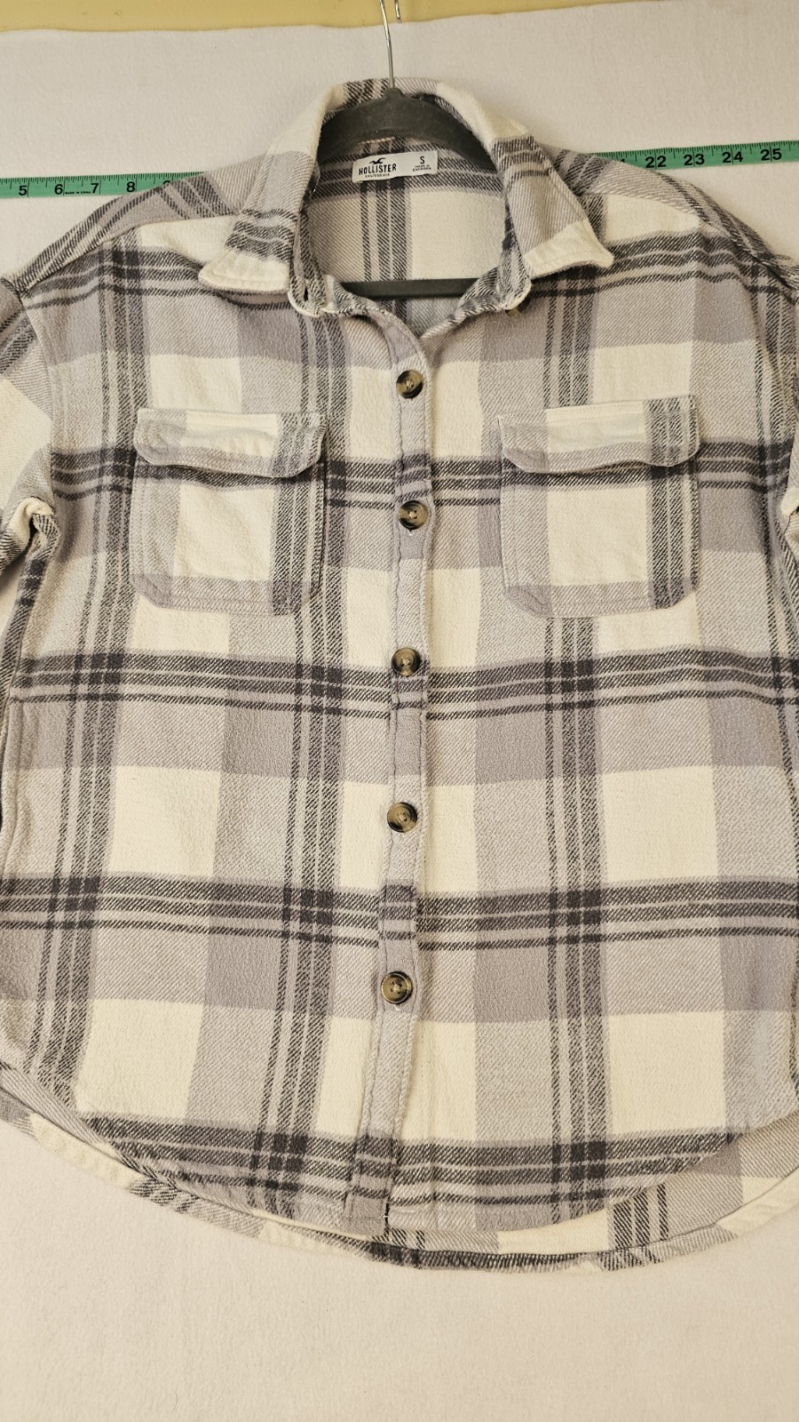 Hollister Woman’s Sm Flannel Gray And White Button Up