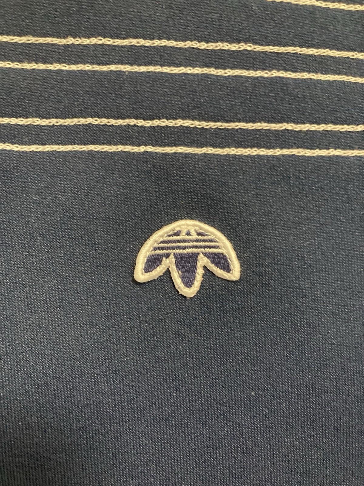 adidas women’s boxy dark blue /White Striped T-Shirt Size S Logo