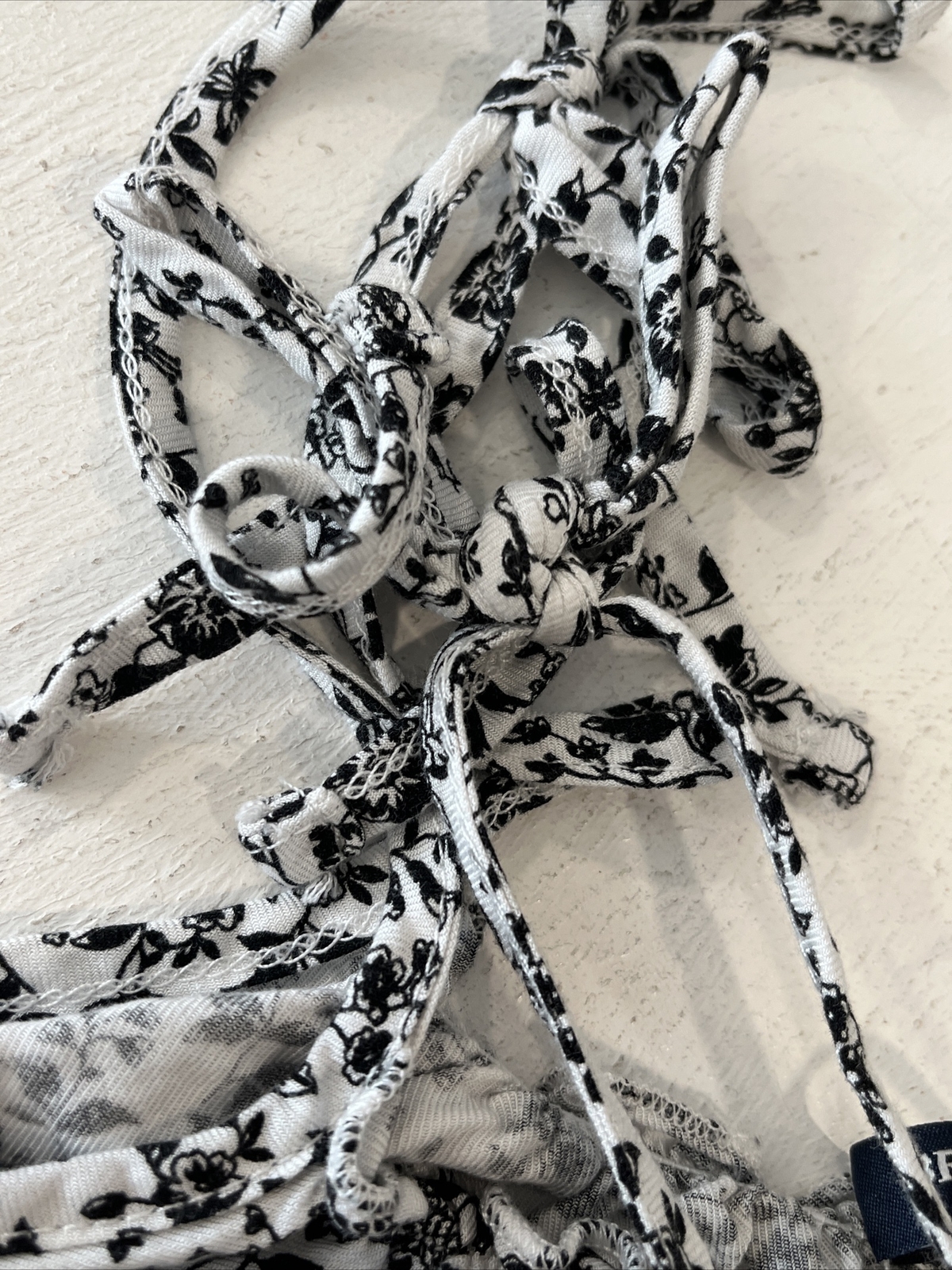 Brandy Melville Womens Floral Top Tie Strap Elastic Waist One Size
