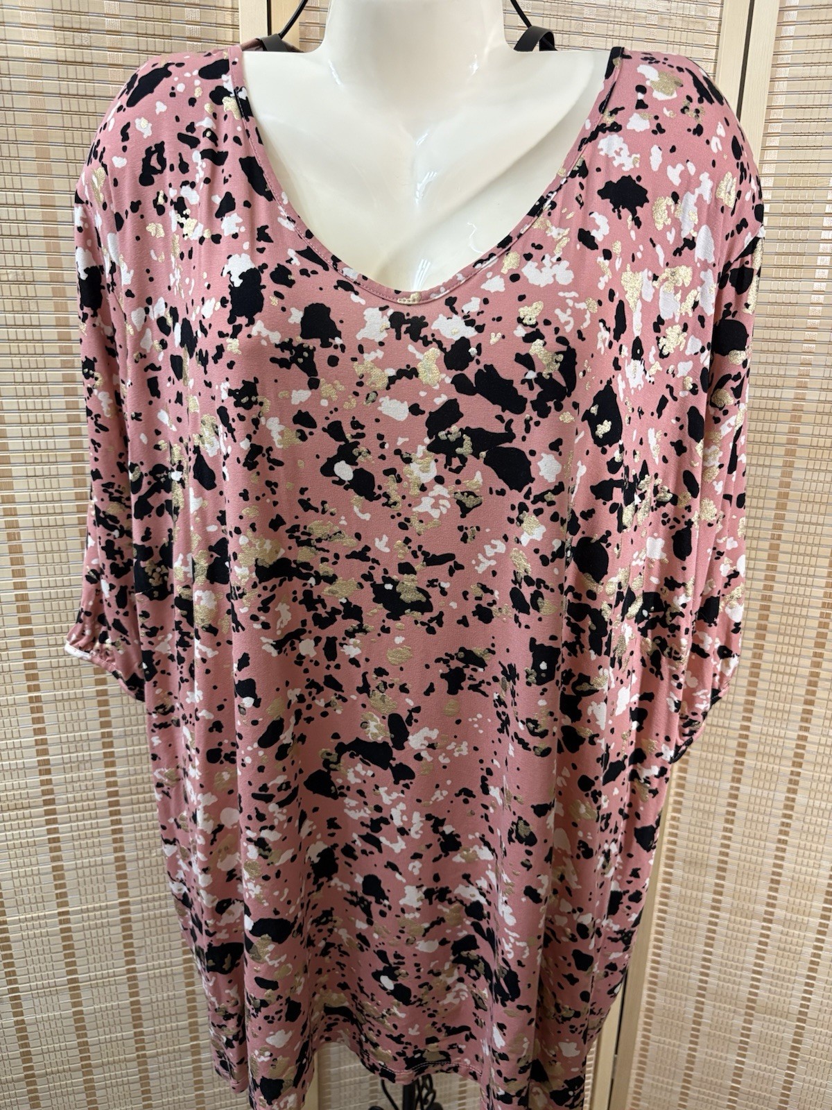 Women’s 30/32 Plus Avenue Pullover Abstract Animal Print Like Metallic Gold Top