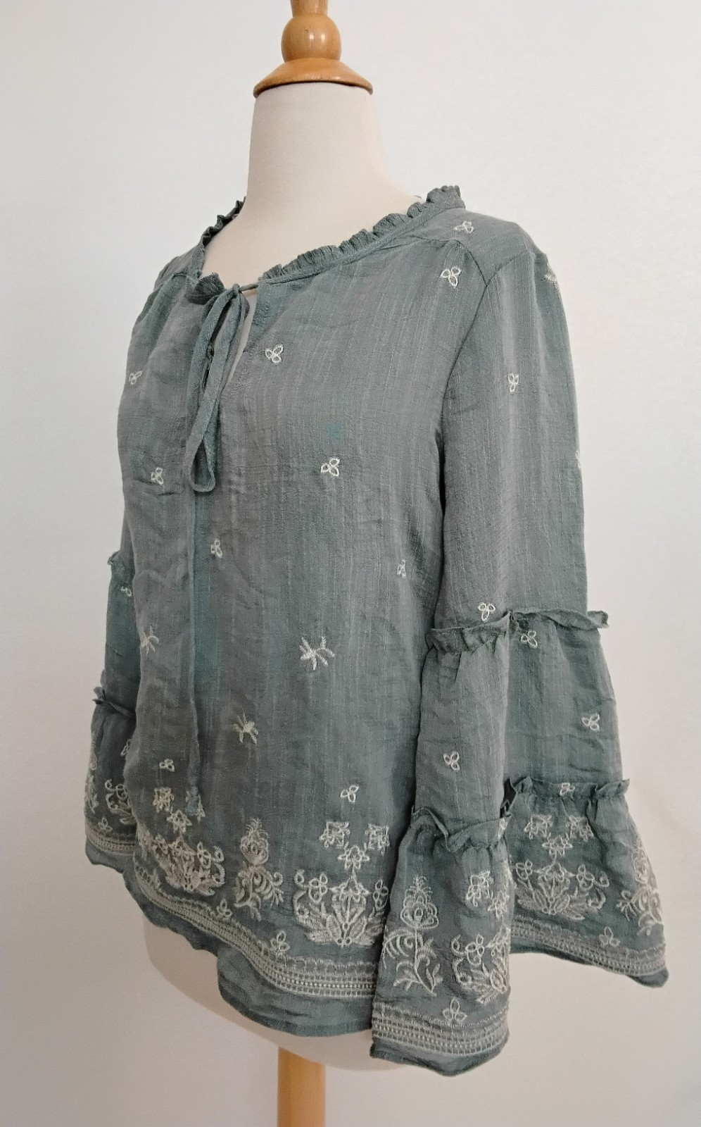 NWT Fig + Flower Boho Top S Blue Gray Floral Embroidered Bell Sleeve Feminine