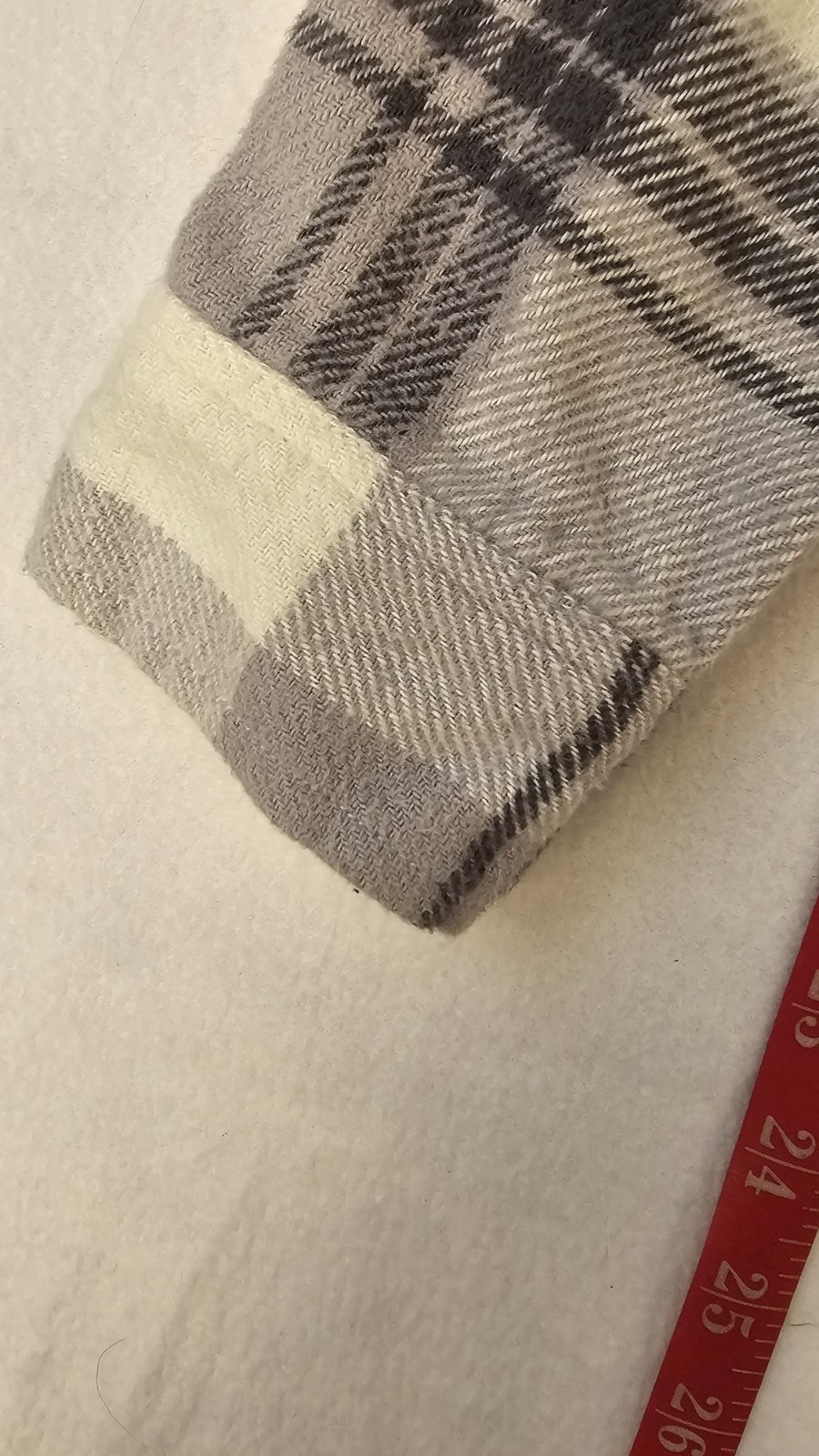 Hollister Woman’s Sm Flannel Gray And White Button Up