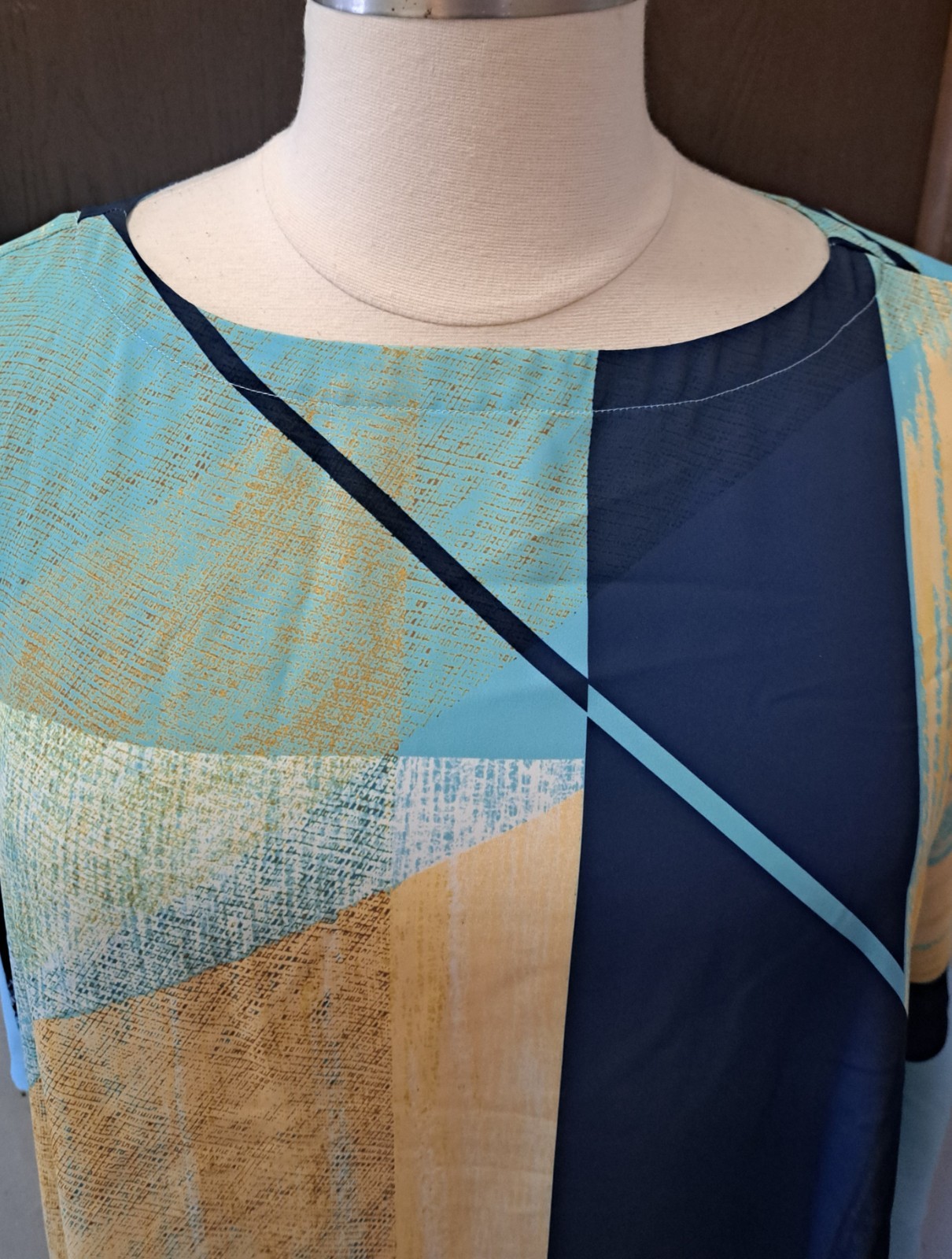 Chico’s Blouse Size L/XL Multicolor Geometric Dolman Bat Wing Sleeve Polyester
