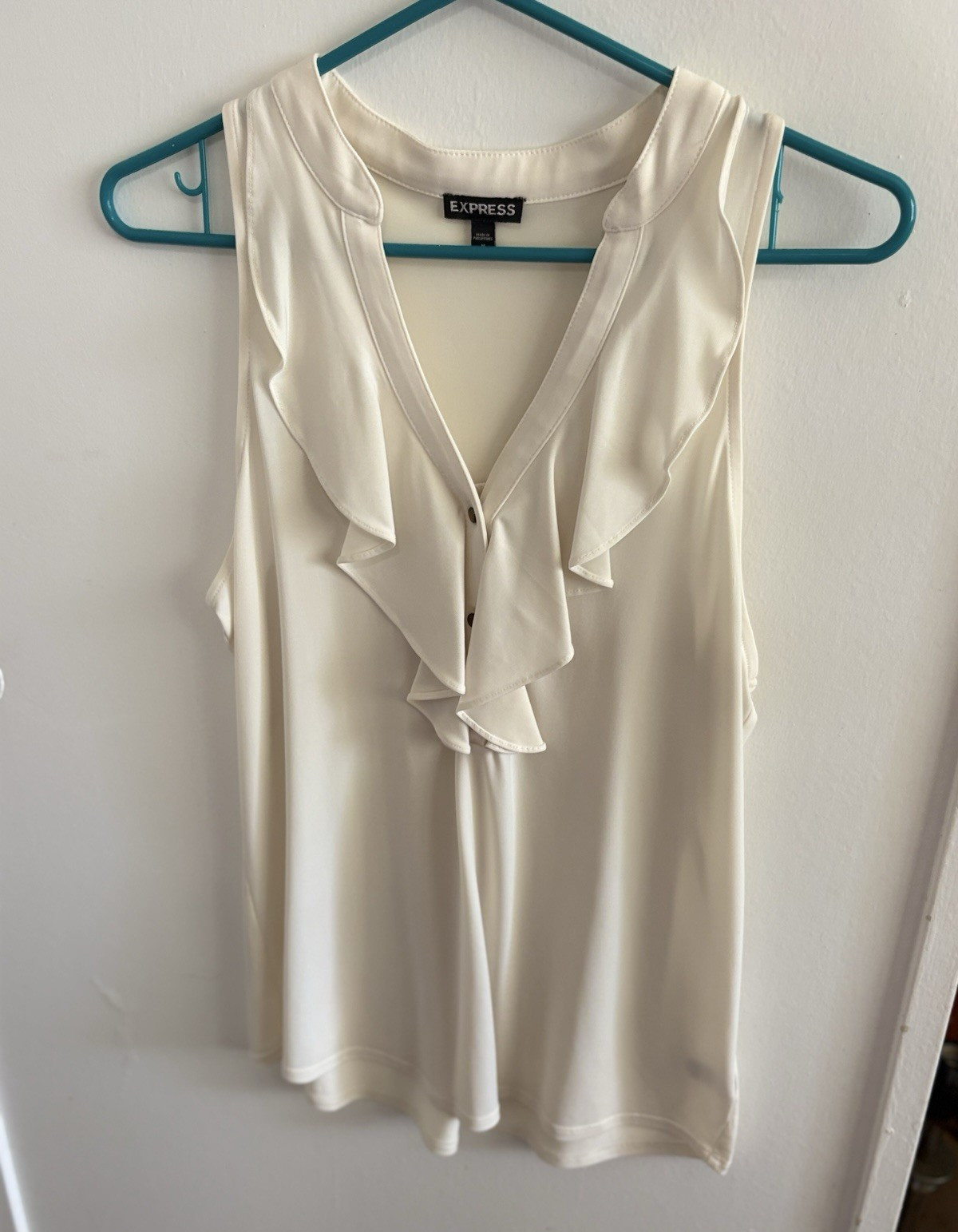 Women’s Express Blouse M Ivory Solid Ruffle V-Neck Sleeveless Chiffon