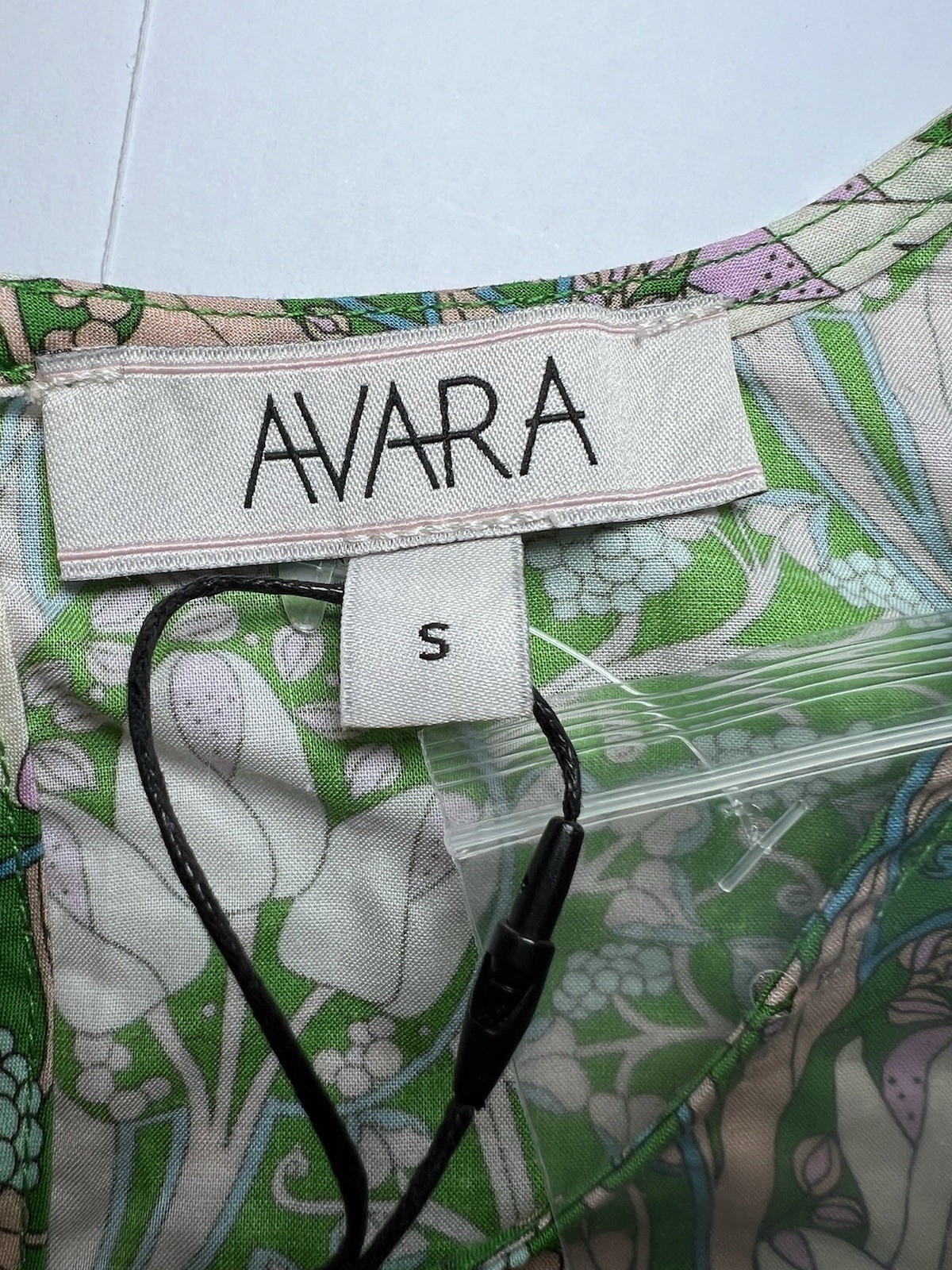 Avara Kylie Green Printed Puff Sleeve Top Size Small