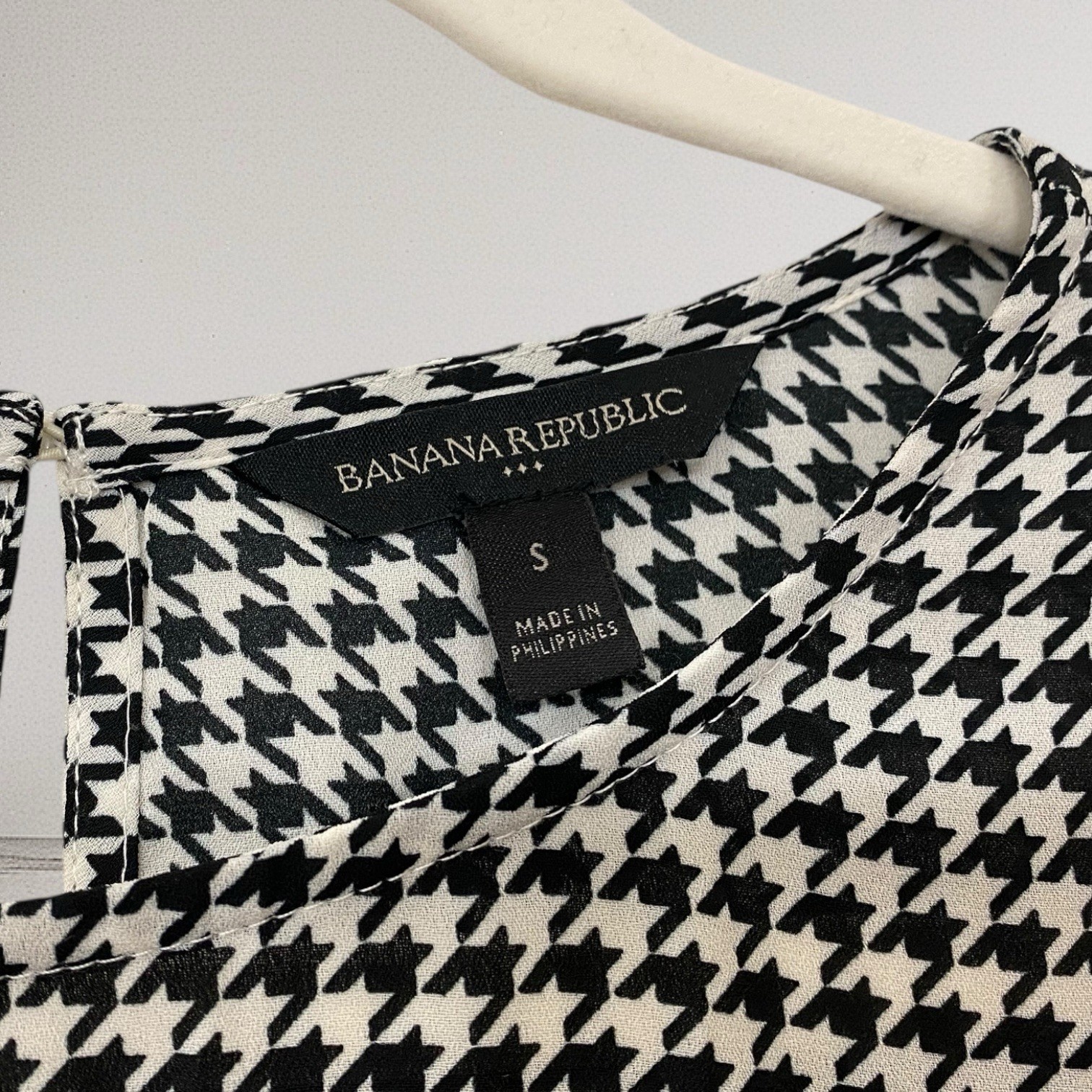 Banana Republic Houndstooth Twist Front Top Size Medium Summer Preppy Chic