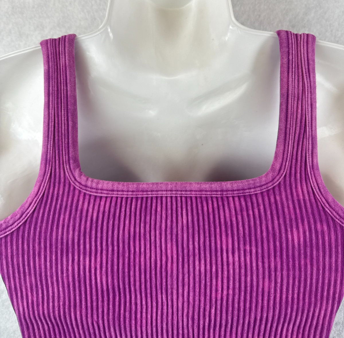Zenana Womens Small/Medium Purple Ribbed Stretchy Crop Tank Top New