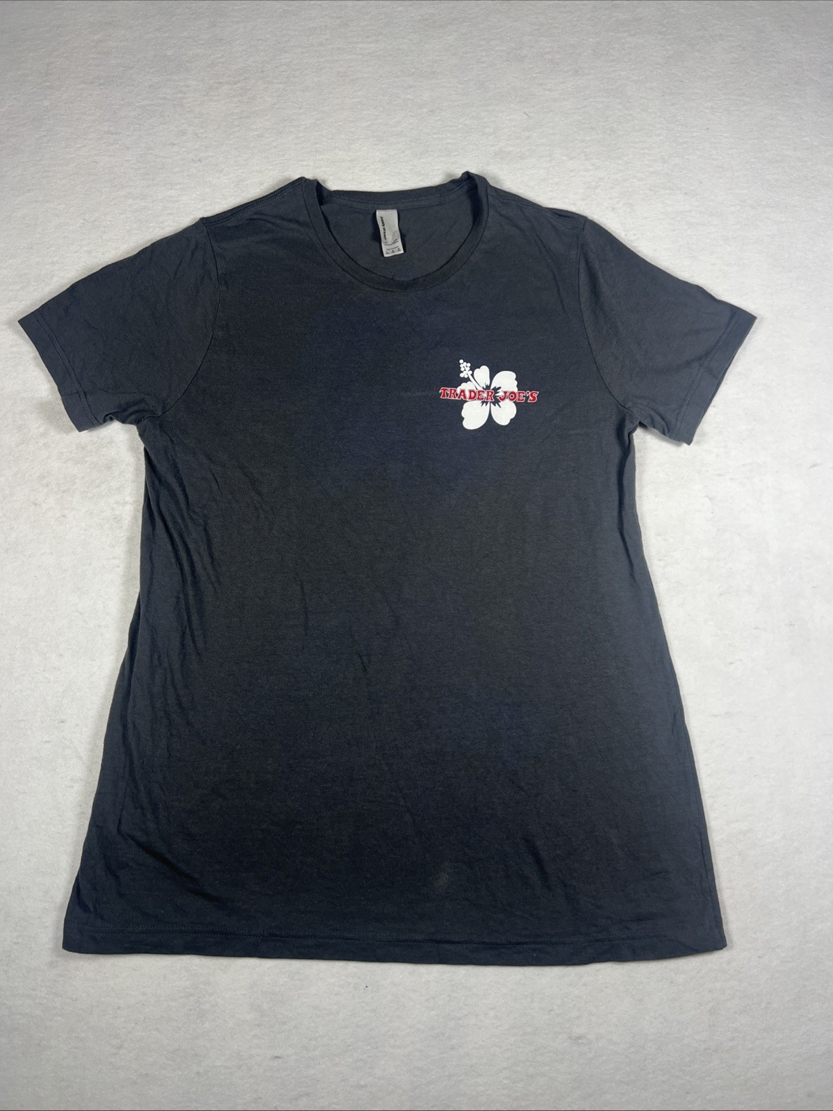 Trader Joe’s Dark Grey Short Sleeve T-Shirt Large Hibiscus Logo Women’s