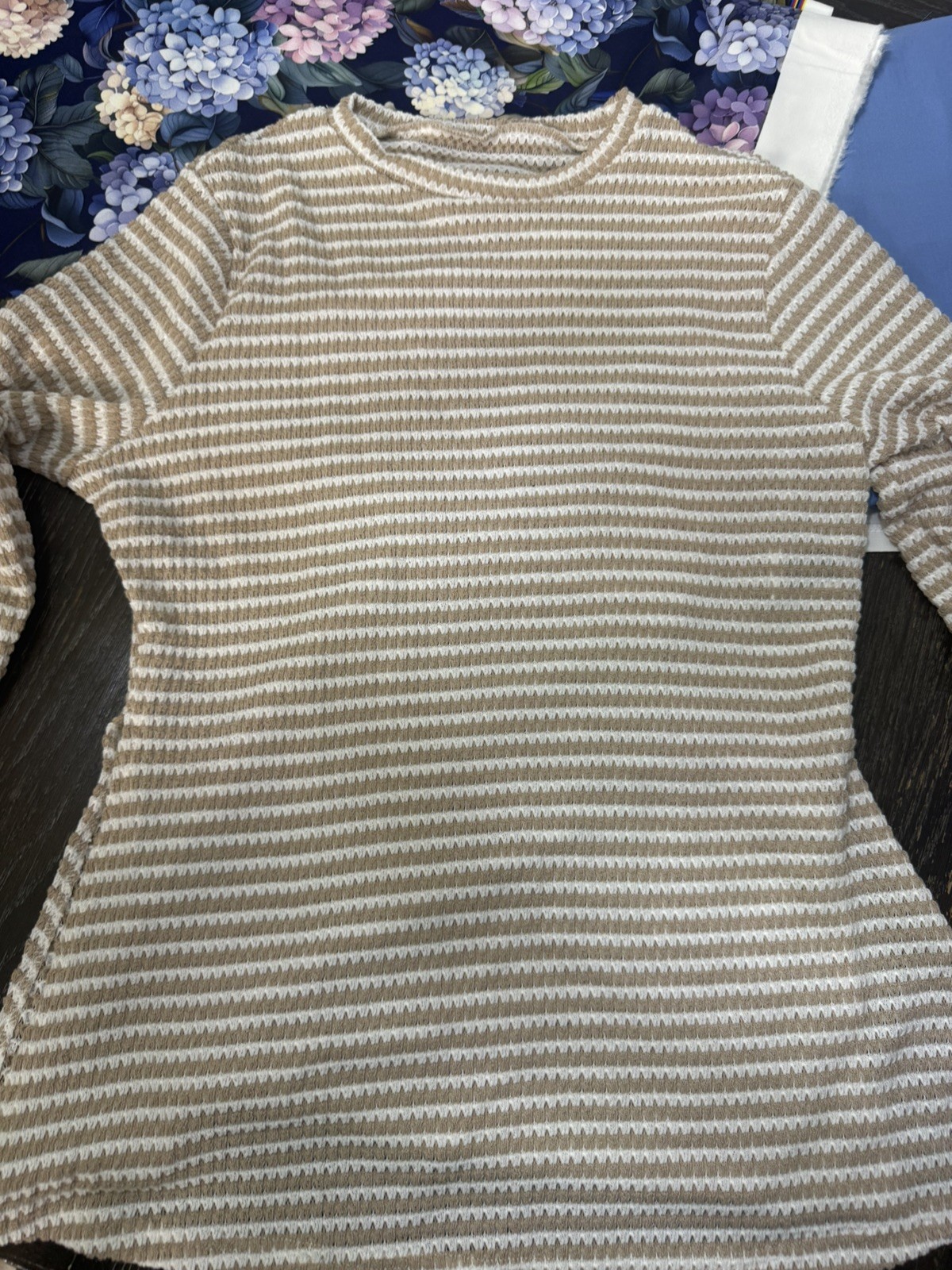 Knit top women’s. Long sleeves with slits on side