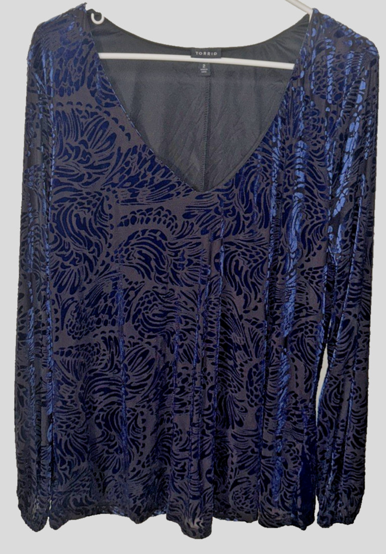 Torrid Floral Embossed Blouse Lined Black Blue Size 2