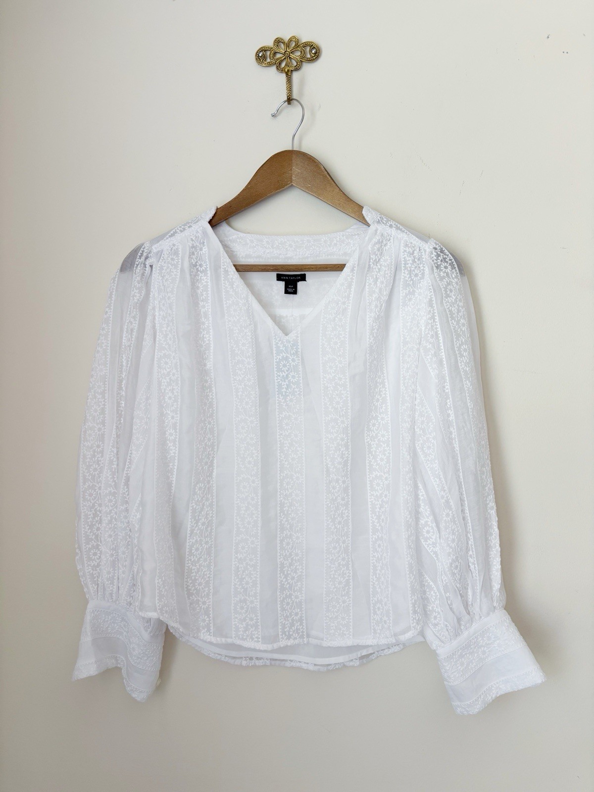 Ann Taylor White Embroidered V-Neck Popover Blouse XSP Summer Boho NEW NWT