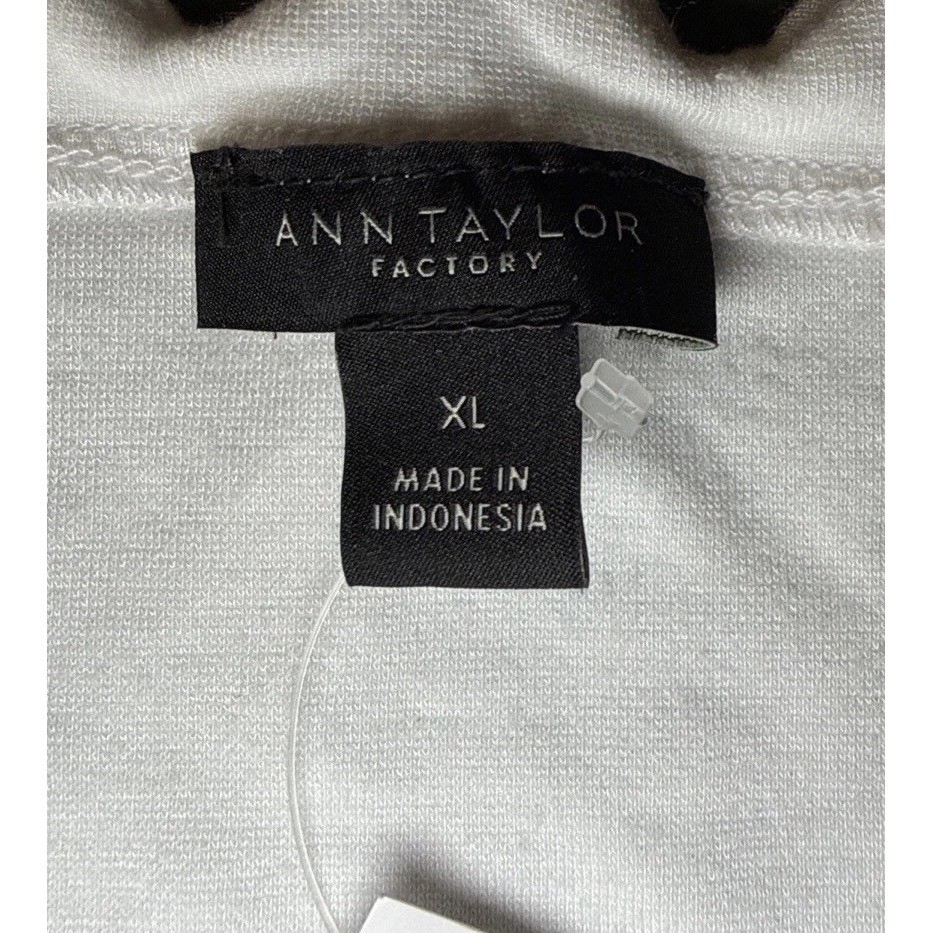 Ann Taylor Factory Scalloped Top Women XL White Short Sleeve Aesthetic Classic