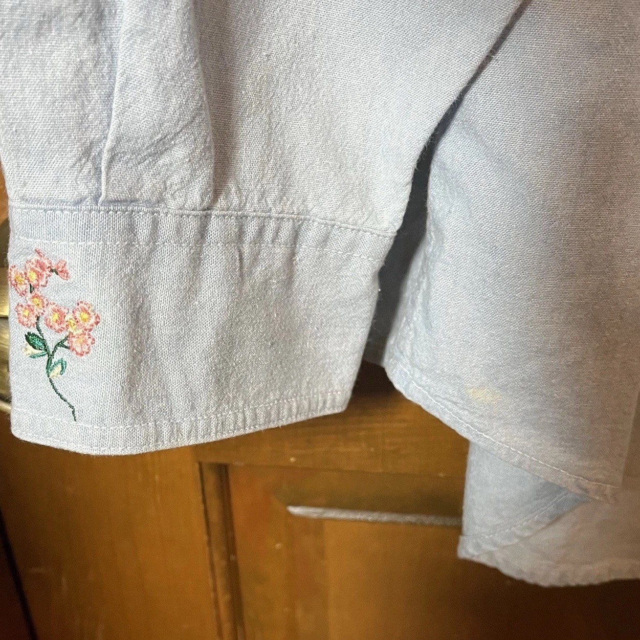 Vintage Disney Winnie The Pooh Women’s Embroidered Blue Cotton Button Up Large