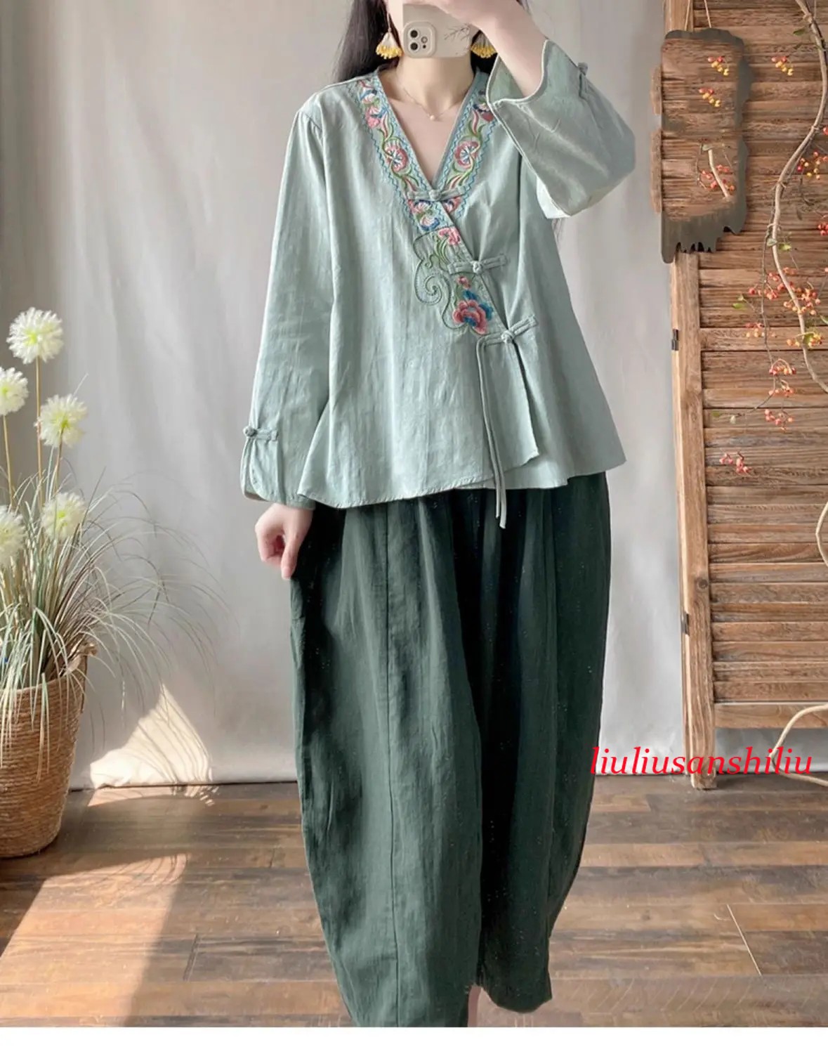 Retro ChineseStyle Embroidered Shirt Hanfu Women Cardigan Short Top Qipao Blouse