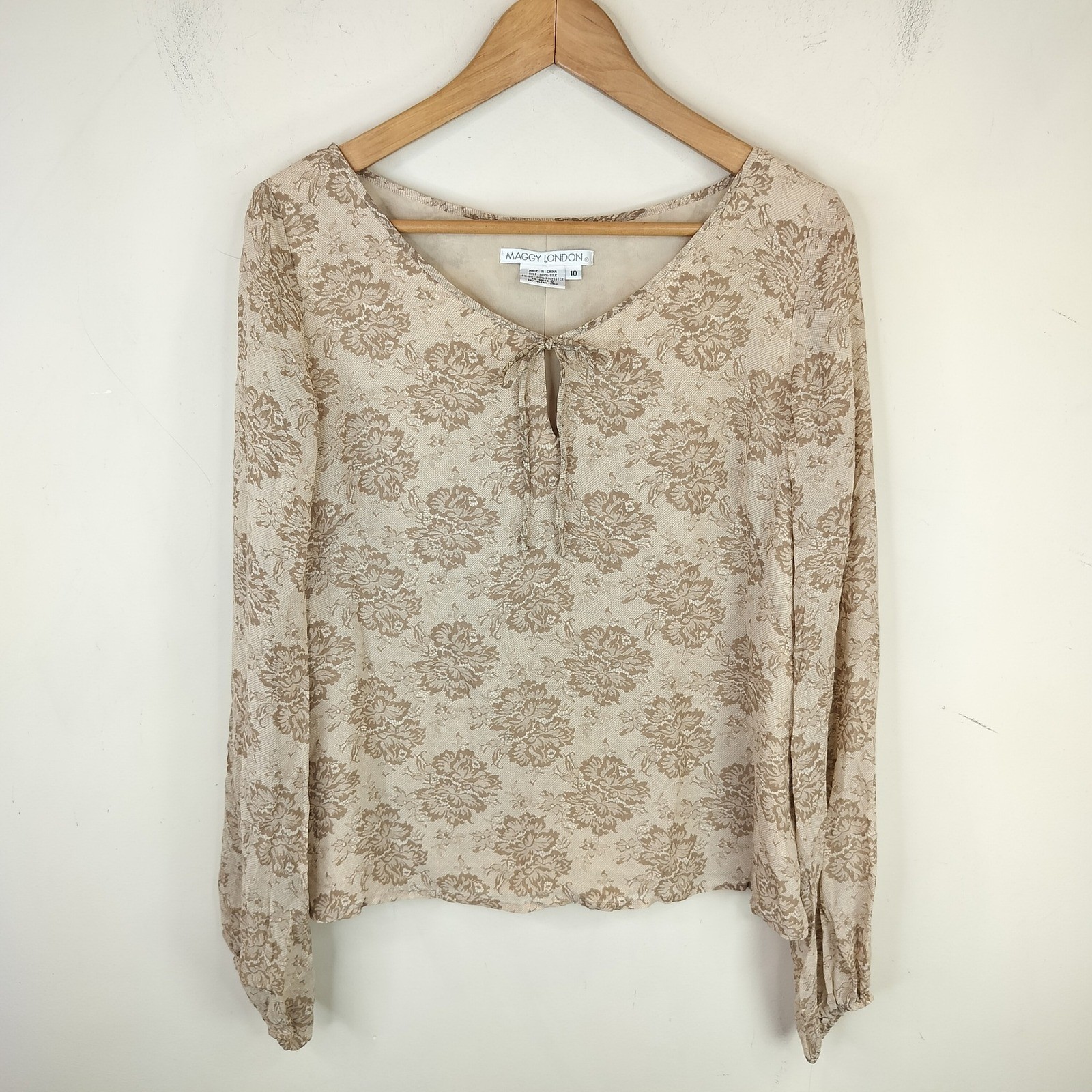 Maggy London 100% Silk Floral Blouse 10 Womens Tie Neck Cottage Earthy Taupe