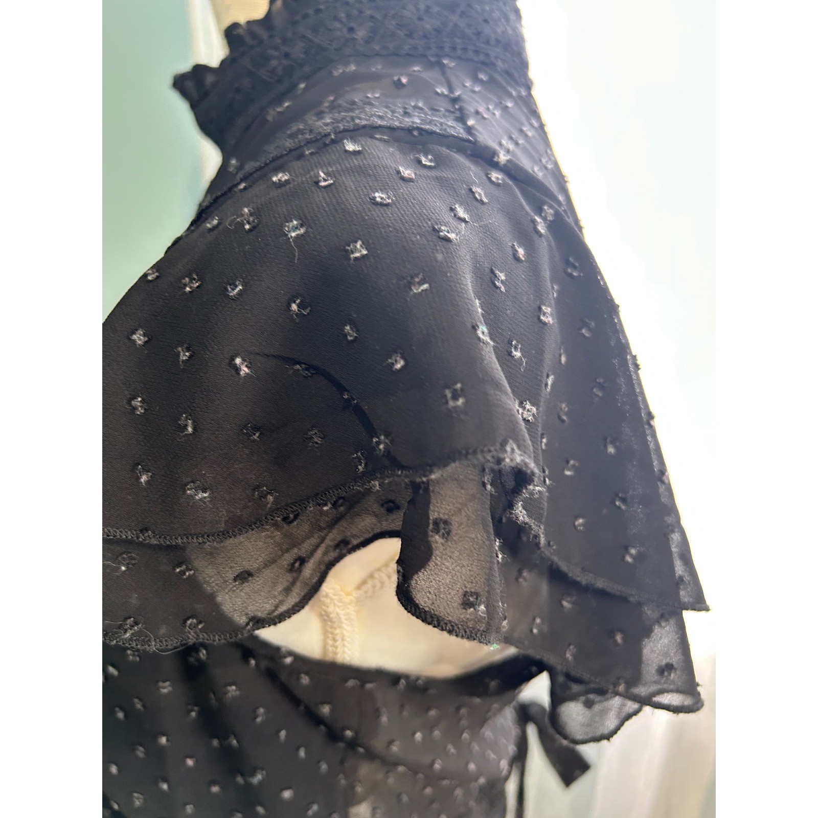 Mi Ami Black Swiss Dot Lace Mock Neck Flutter Sleeve Open Back Crop Top Large