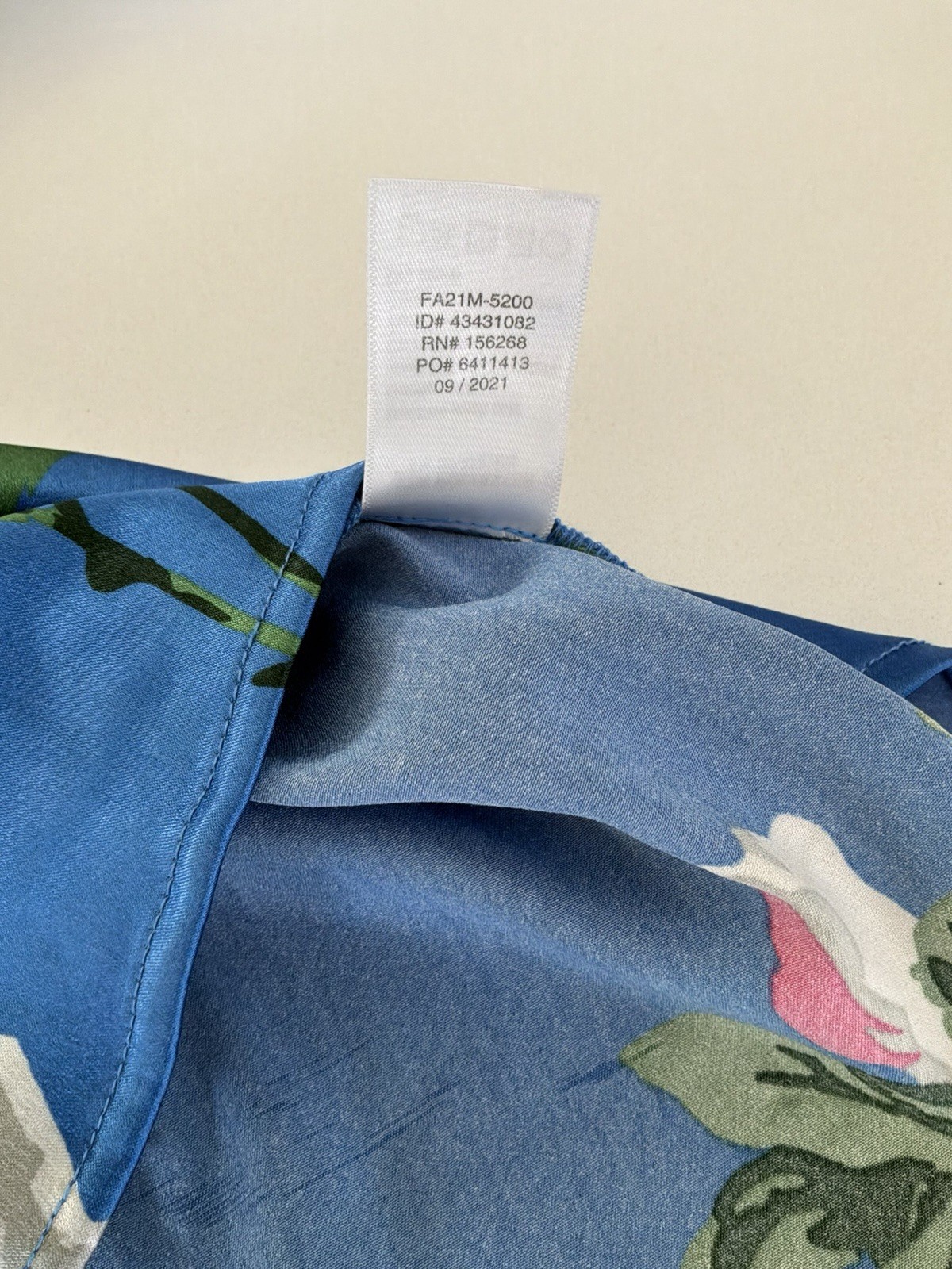 Calligraphie Blue Floral Satin Blouse L Silk Feel Button Front Puff Sleeve