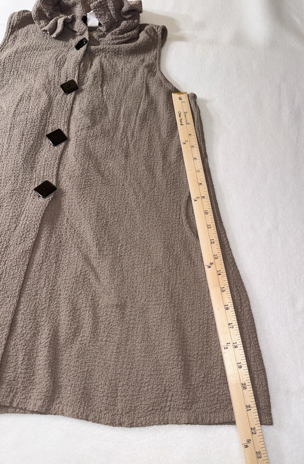 Yushi ruffle-collar vest Tunic Big Black Buttons See Pictures For Sizing Info