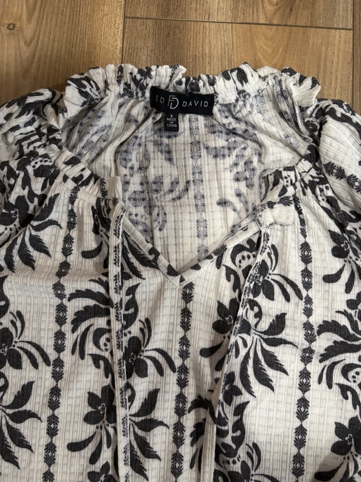 Fred David Women’s Ivory Gray Boho Flowing V-neck Blouse Floral Sz Small