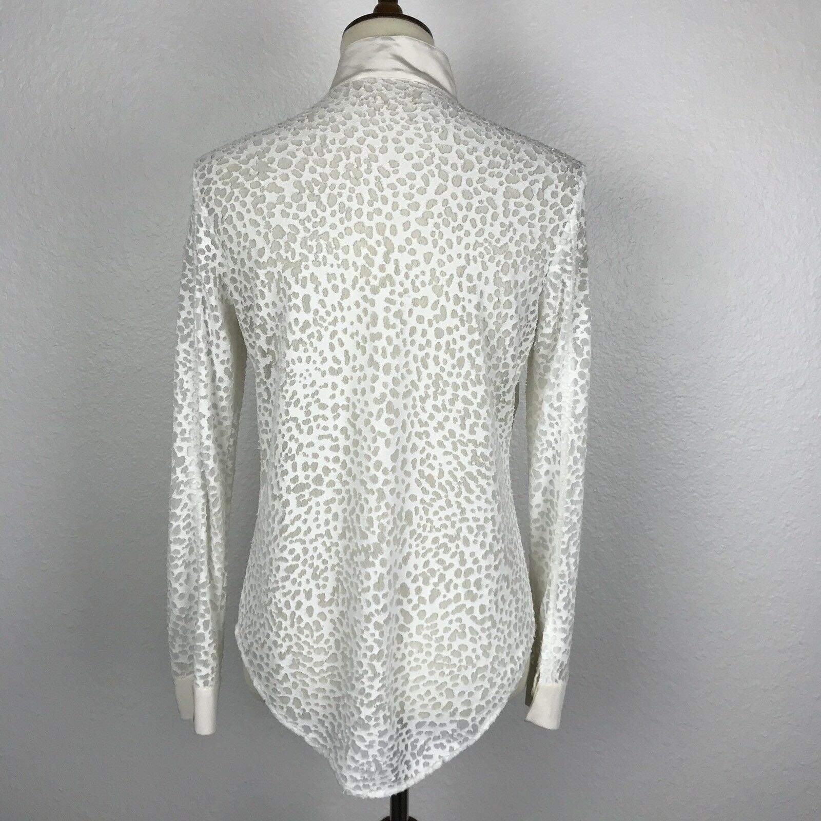 Ohne Titel Top Women 2 Textured Leopard Print Quiet Luxury Old Money Modern