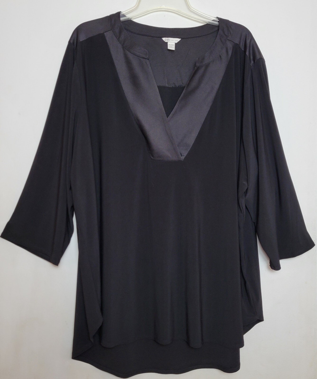 Cato Size 26/28 Plus Top Blouse Shirt Women’s Black V Neck Satin Trim Career EUC