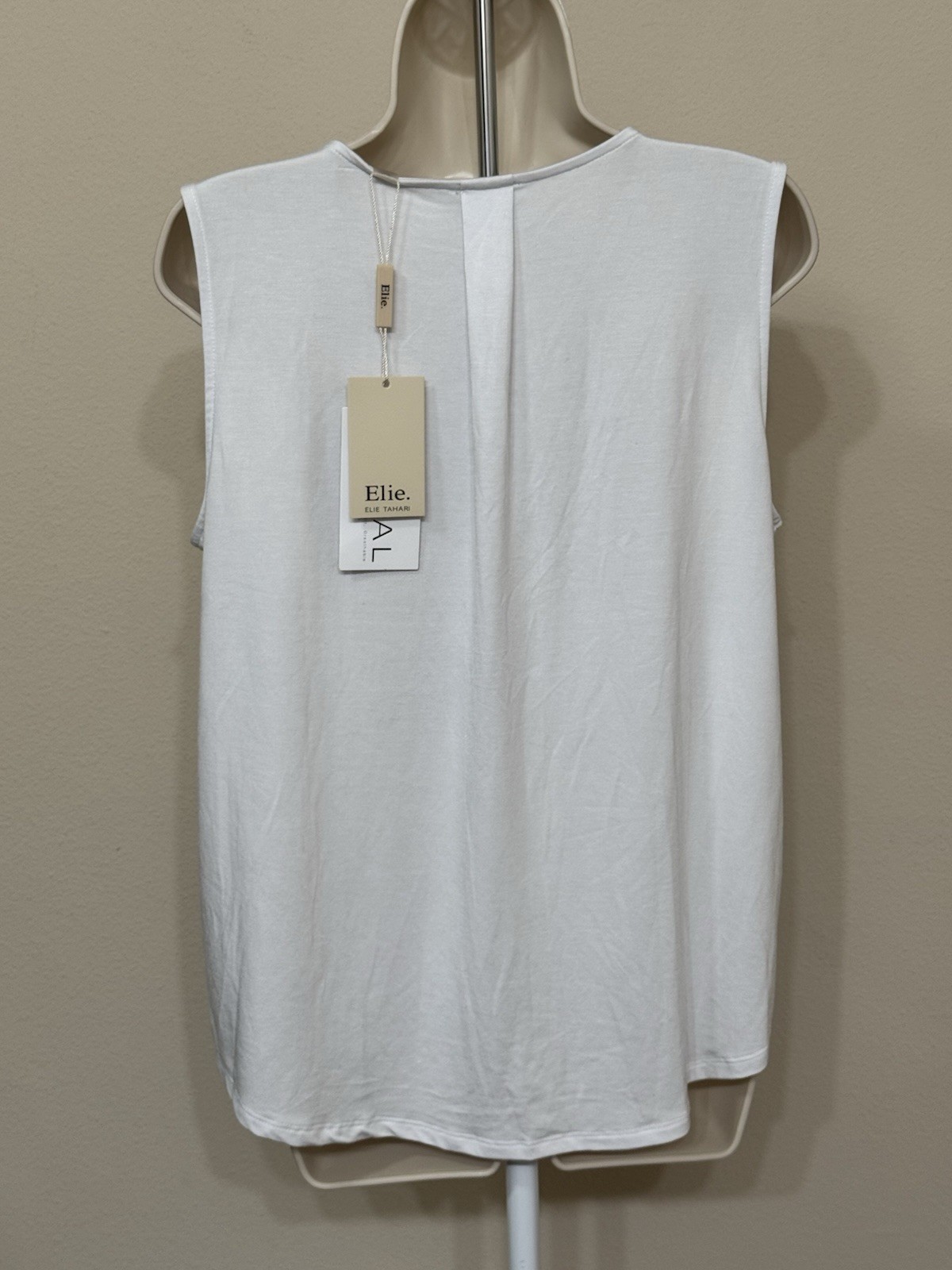 Elite Tahari Women’s White Sleeveless V-Neck Comfort Soft Relaxed Tank L