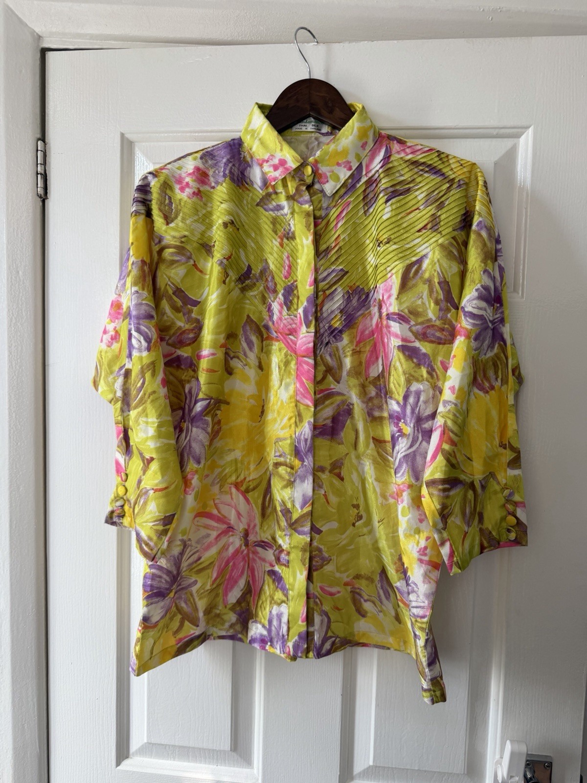 Vintage Sandamanee Thai Silk Blouse – Yellow Floral – Relaxed Fit Size S (8-10)