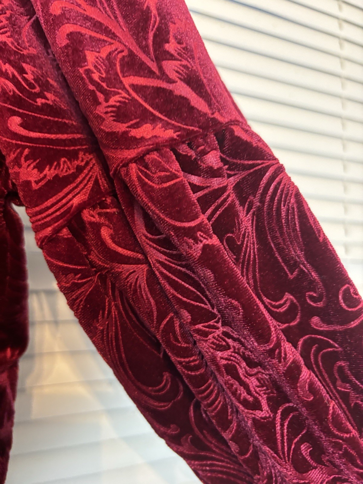 Floral Embossed Red Velvet Button Up Top L Ruffle Smocked Cuffs Goth Romantic
