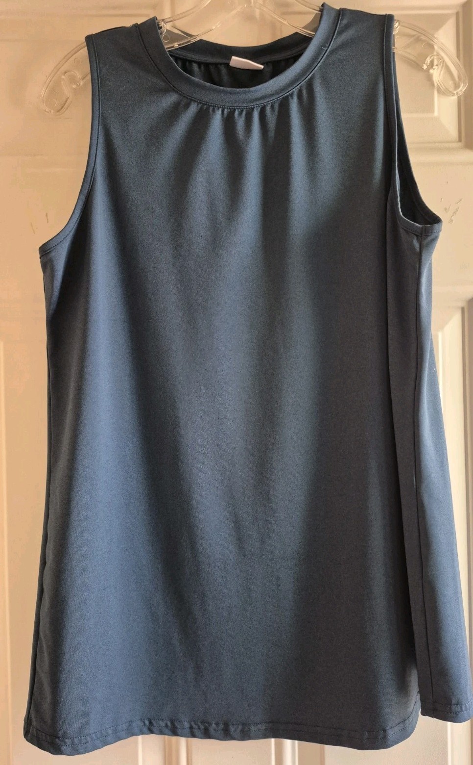 XIEERDUO Sleeveless Stretch Knit Top – M – Crew Neck, Slightly Curved Hem